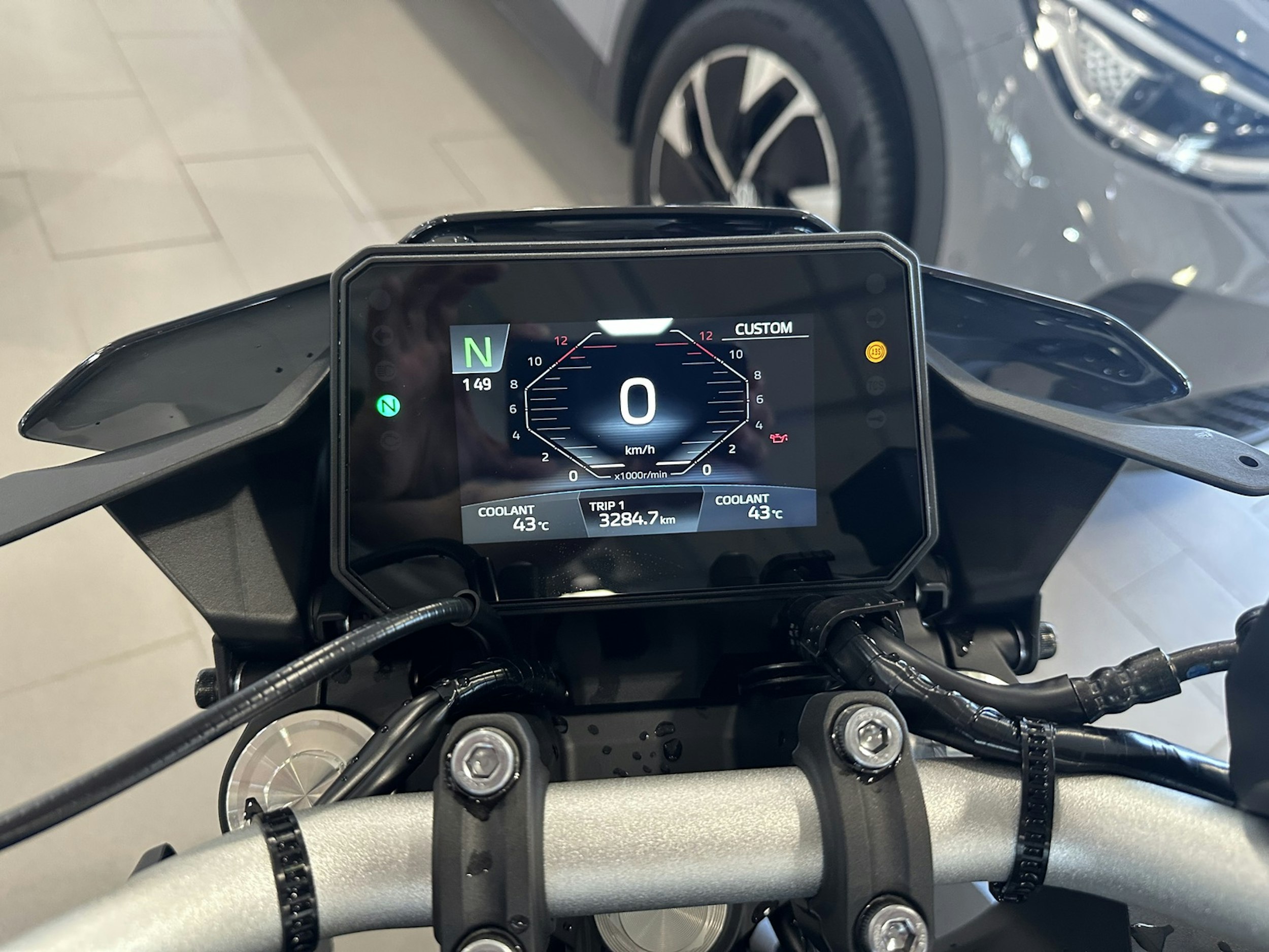musta Yamaha MT-07 2025 kuva 13.