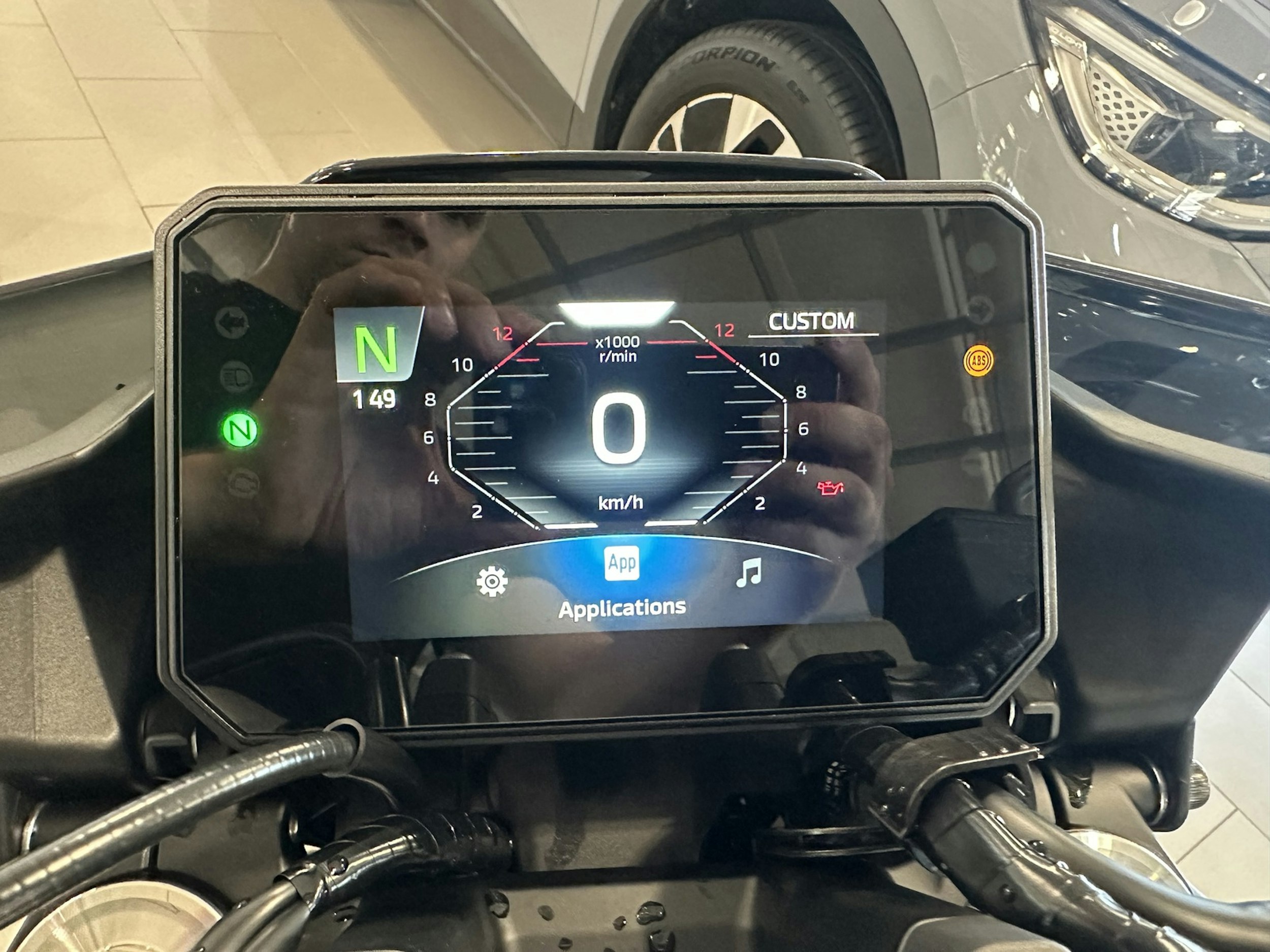 musta Yamaha MT-07 2025 kuva 14.