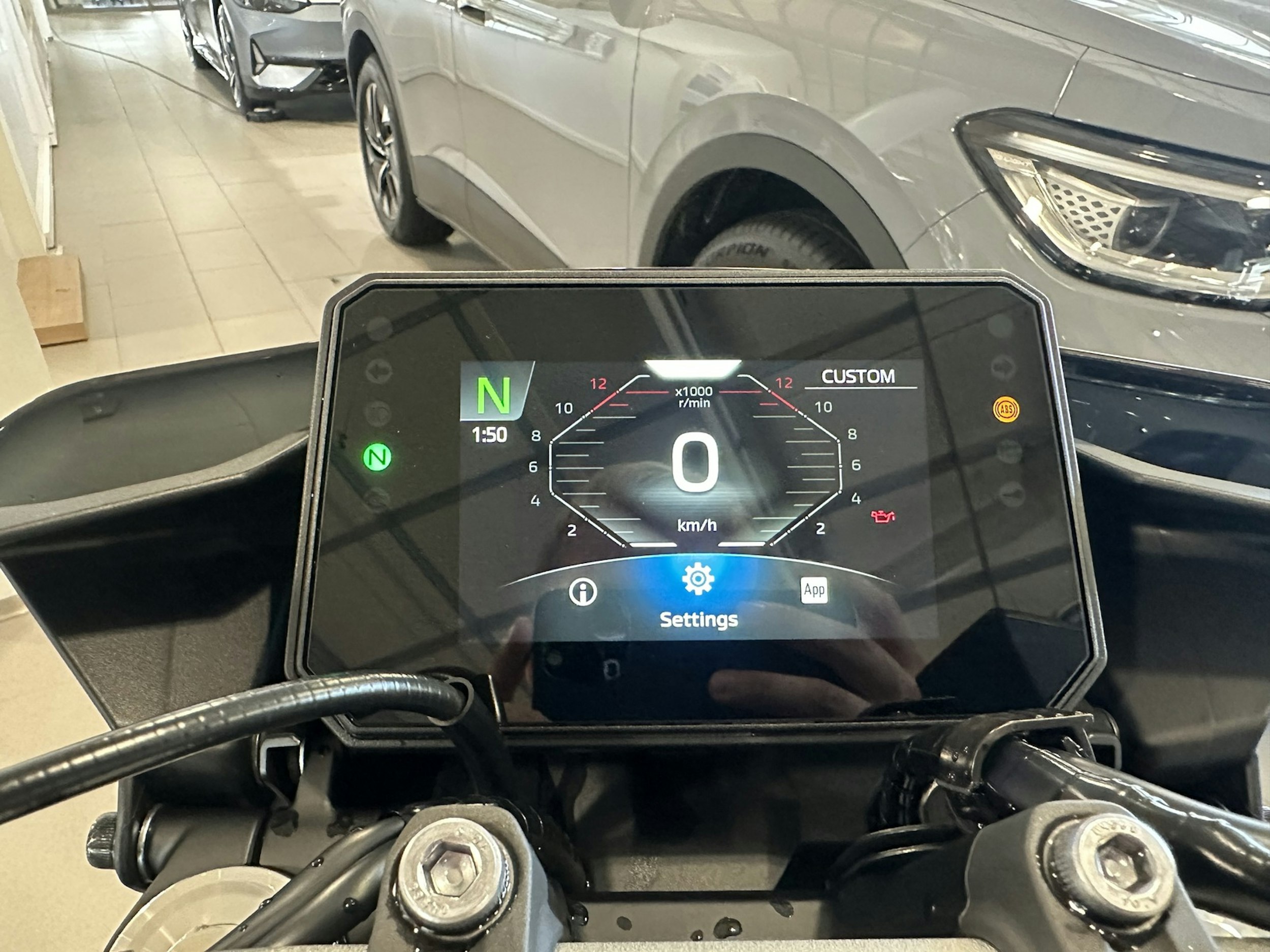 musta Yamaha MT-07 2025 kuva 17.