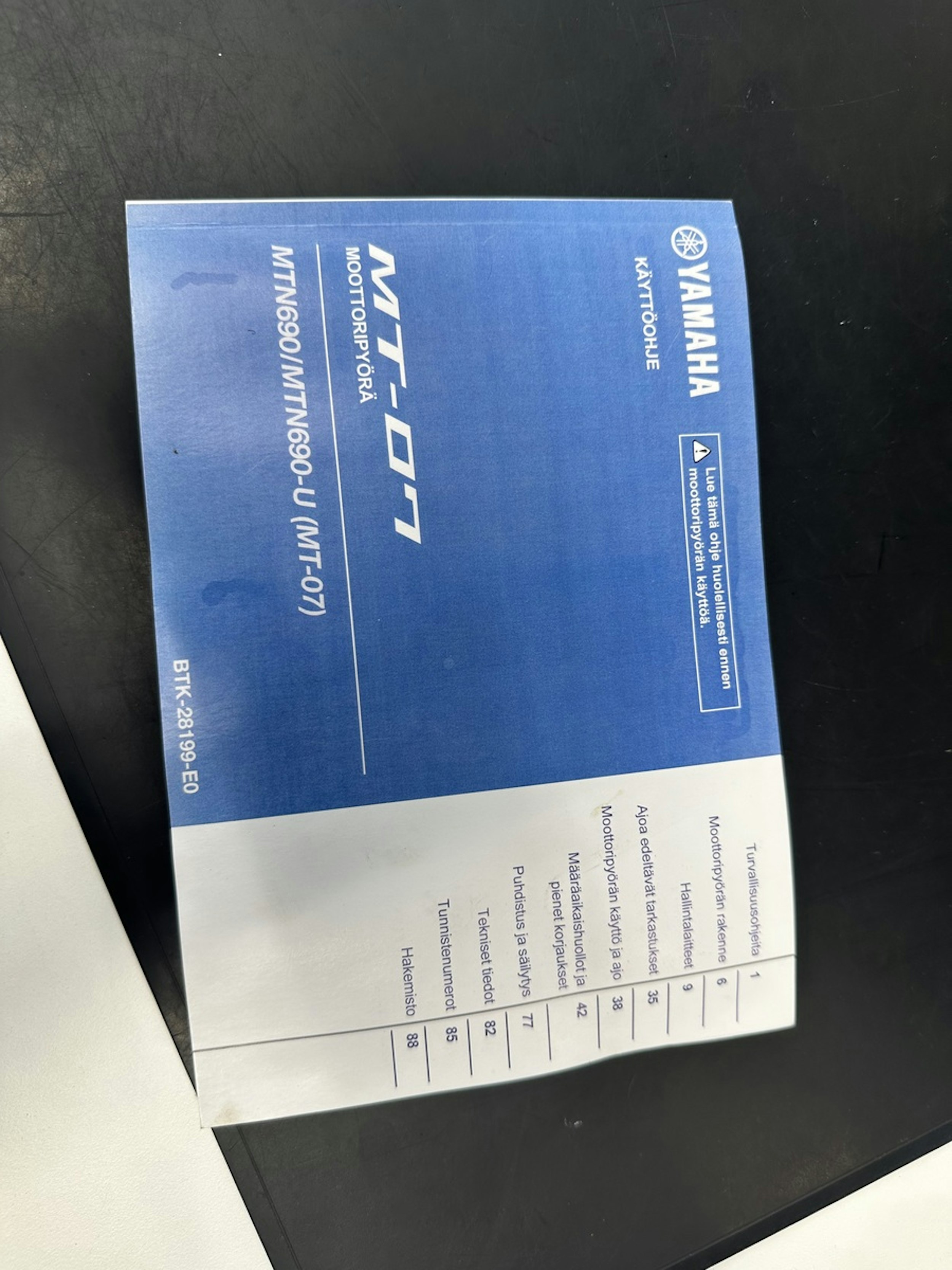musta Yamaha MT-07 2025 kuva 21.