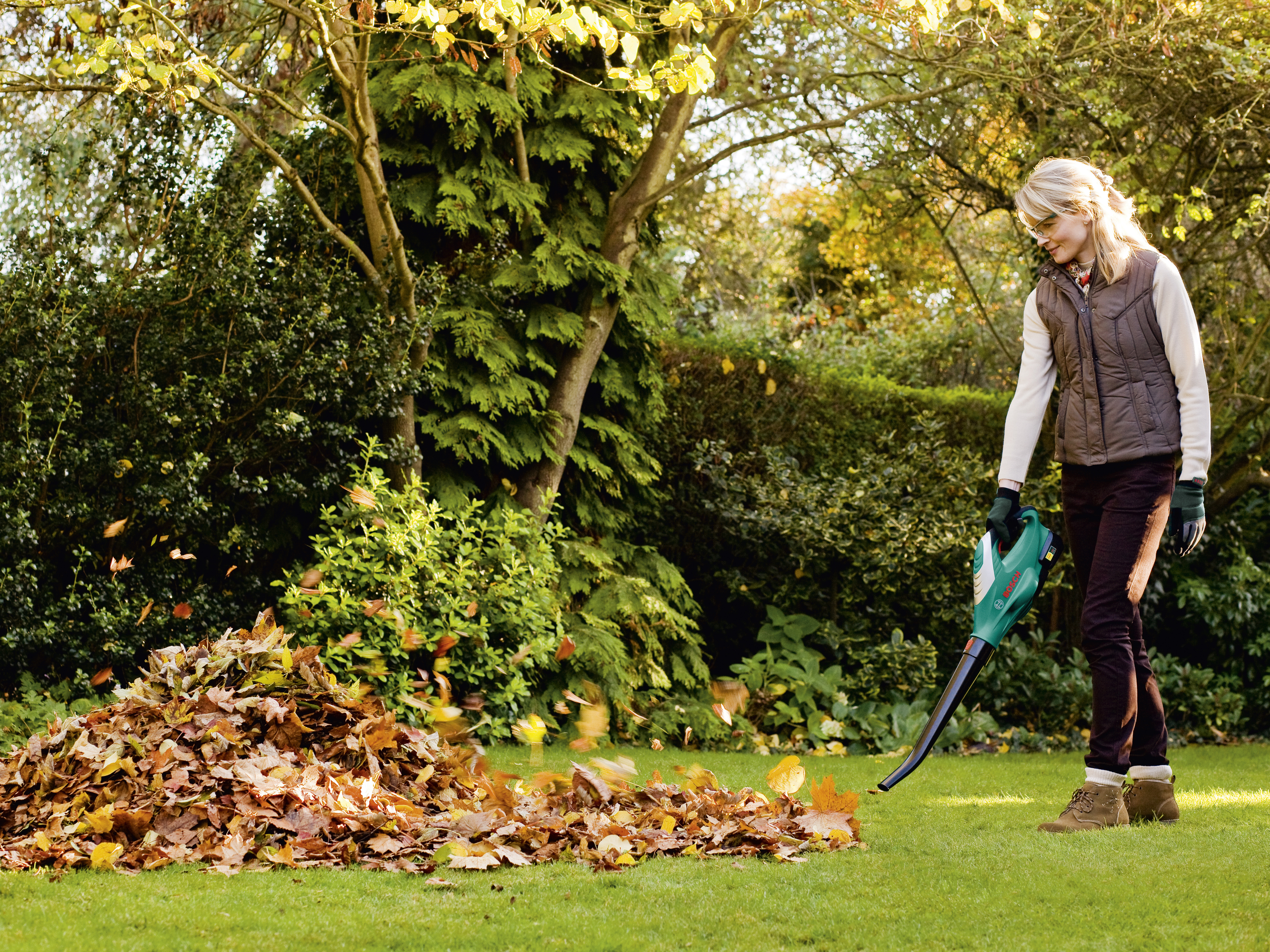 Akkulehtipuhallin Bosch ALB 18V LI-ion Solo ei akkua/laturia