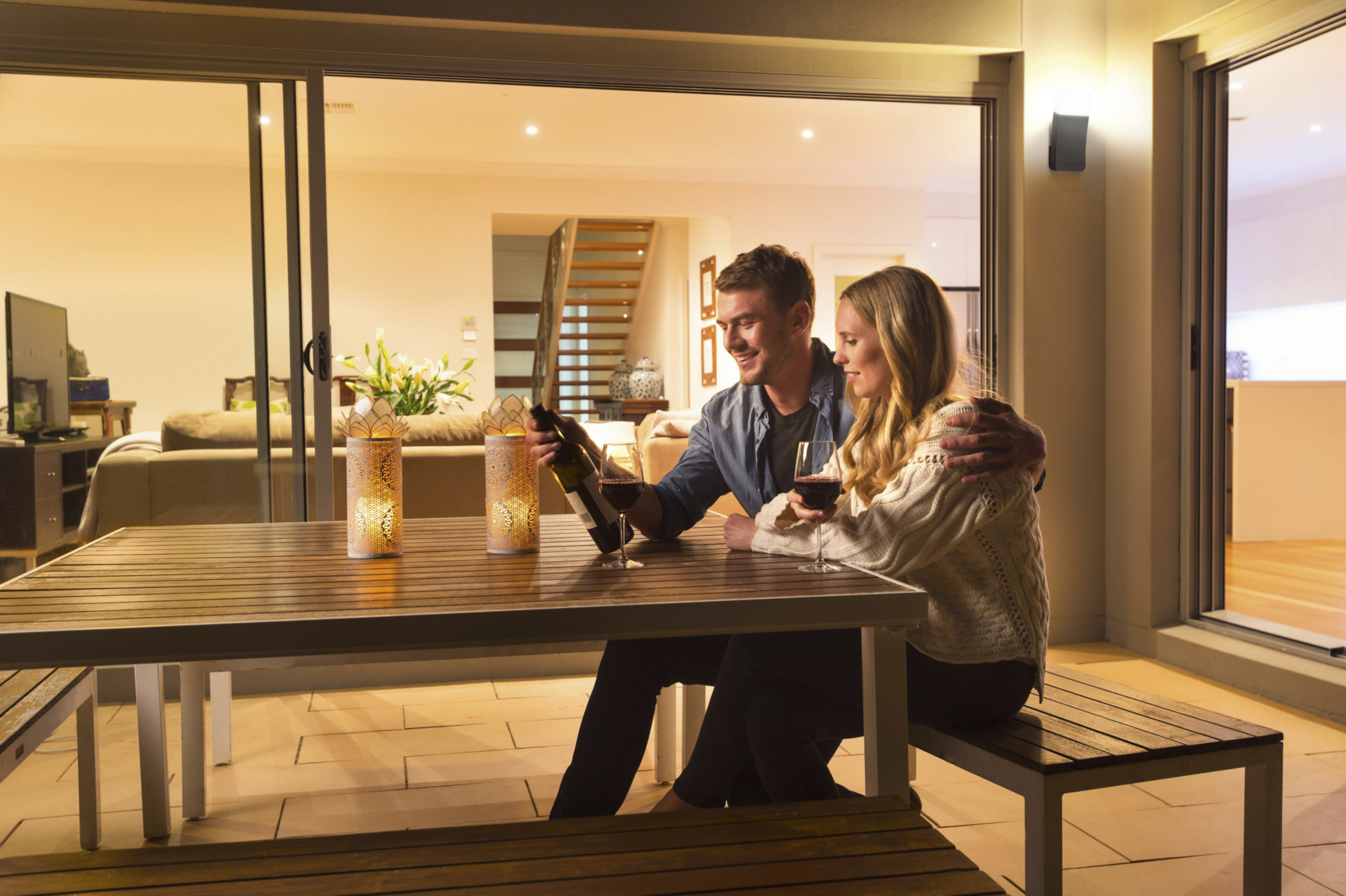 Ulkovalaisin LEDVANCE SMART+ WiFi Outdoor Curve Wall 520lm rgbw