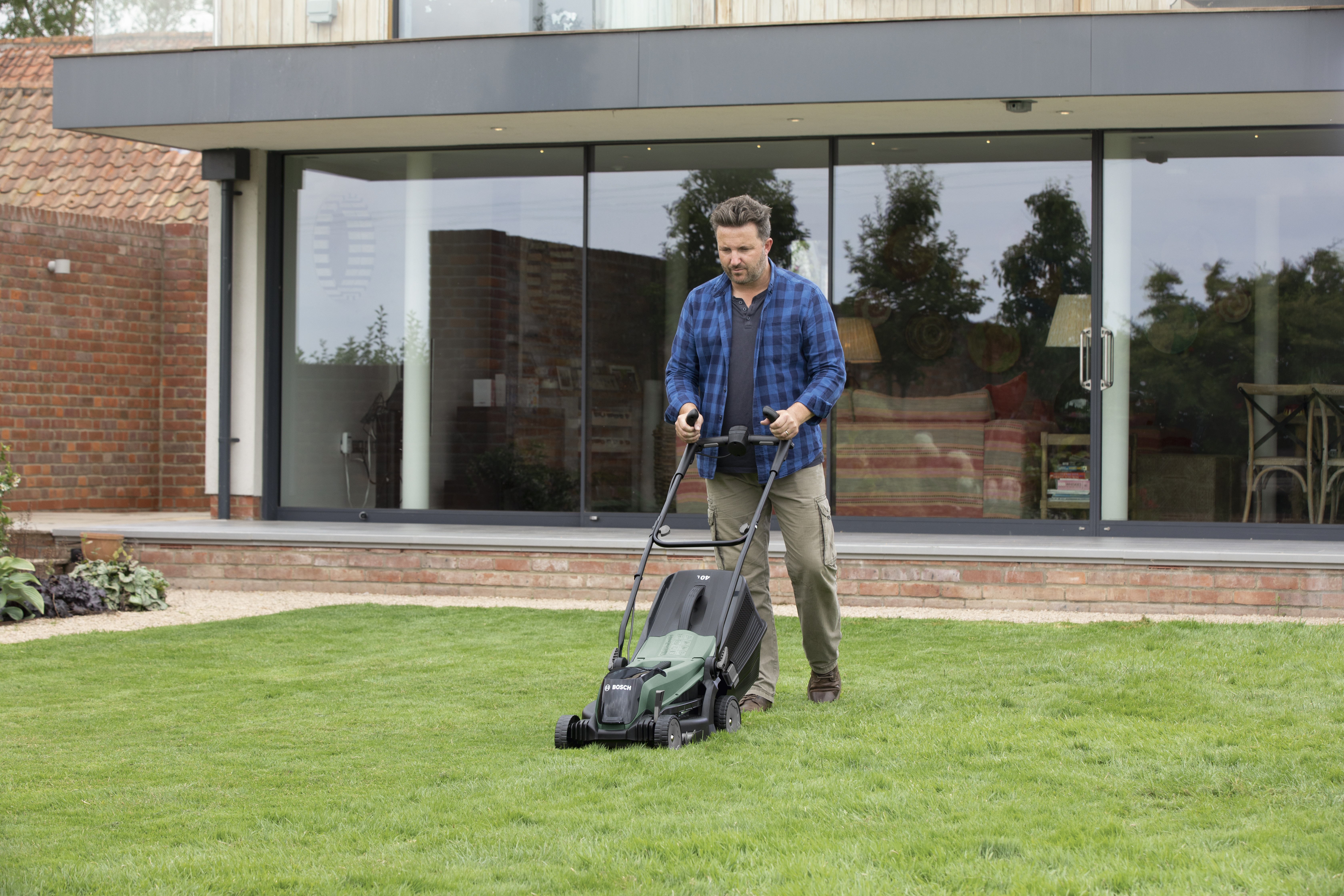 Akkuruohonleikkuri Bosch easyrotak 36-550 4,0Ah