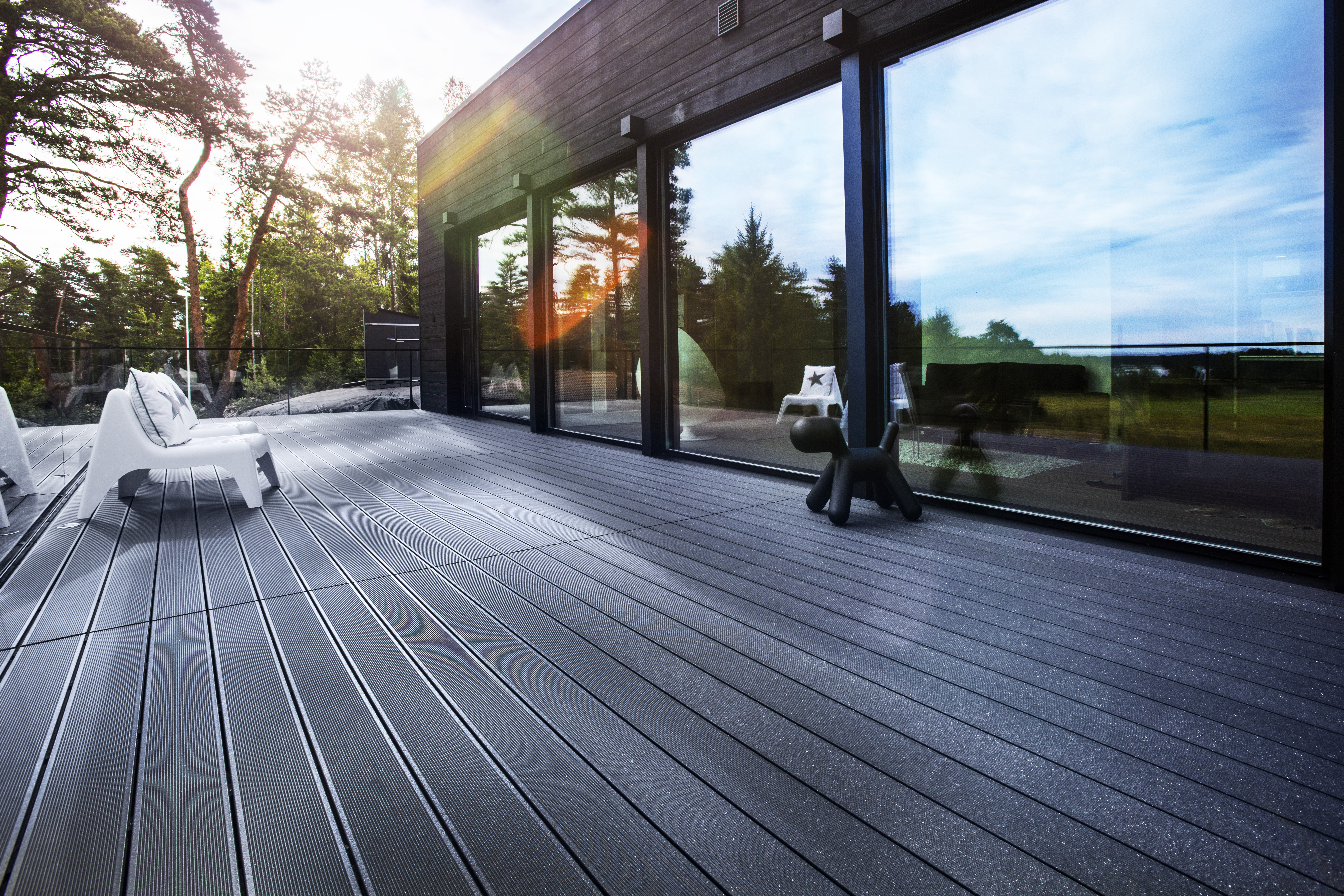 Terassilauta UPM ProFi Deck 28x150x4000 yönmusta