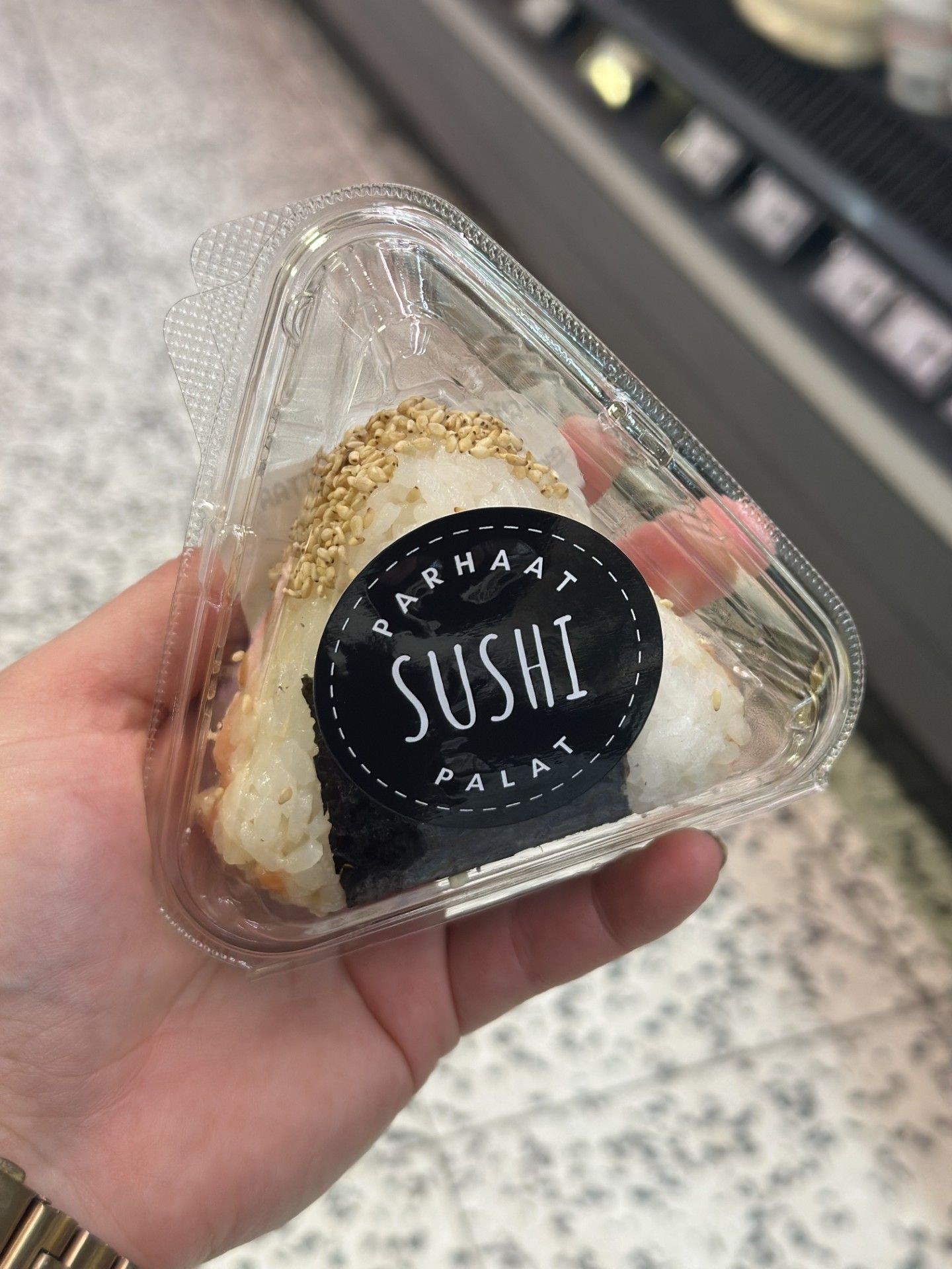 Onigiri seesami-lohi