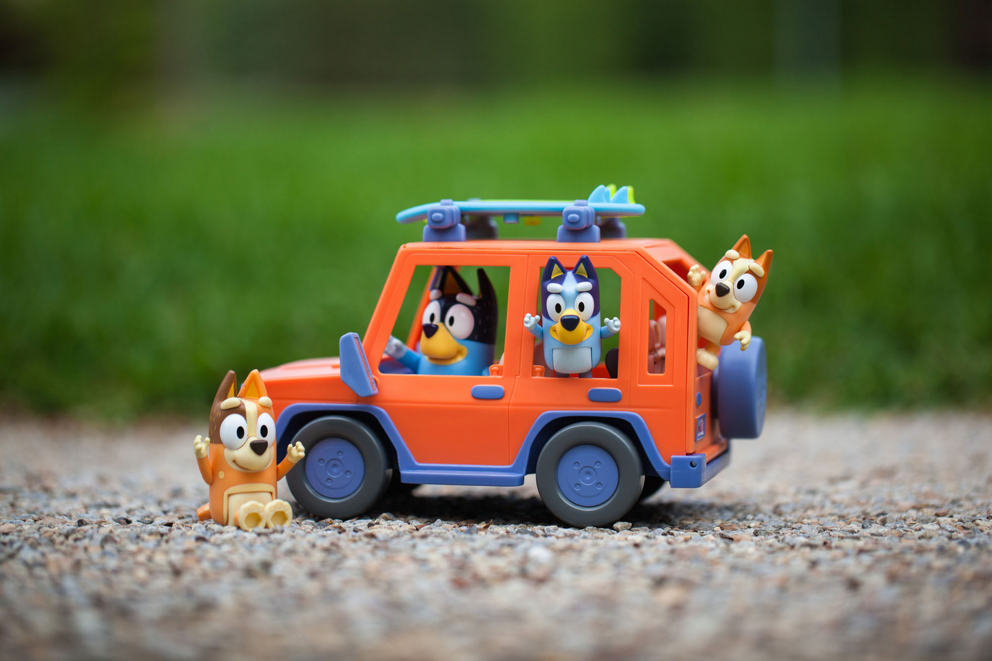 BLUEY Family Cruiser-auto 20 cm&1 hahmo