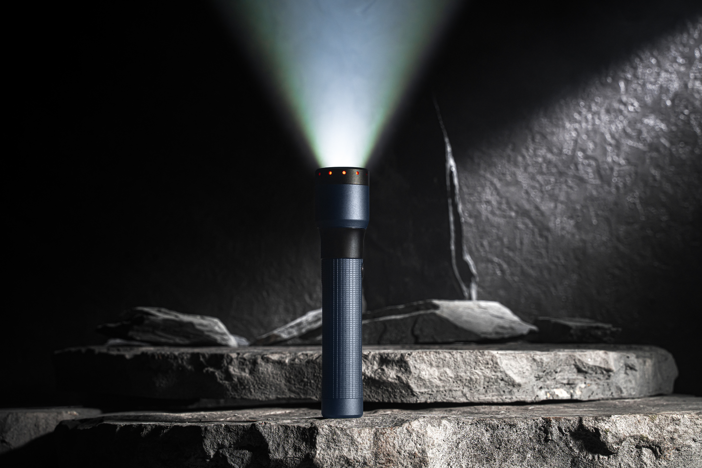 Ledlenser taskulamppu P7R 25v juhlamalli