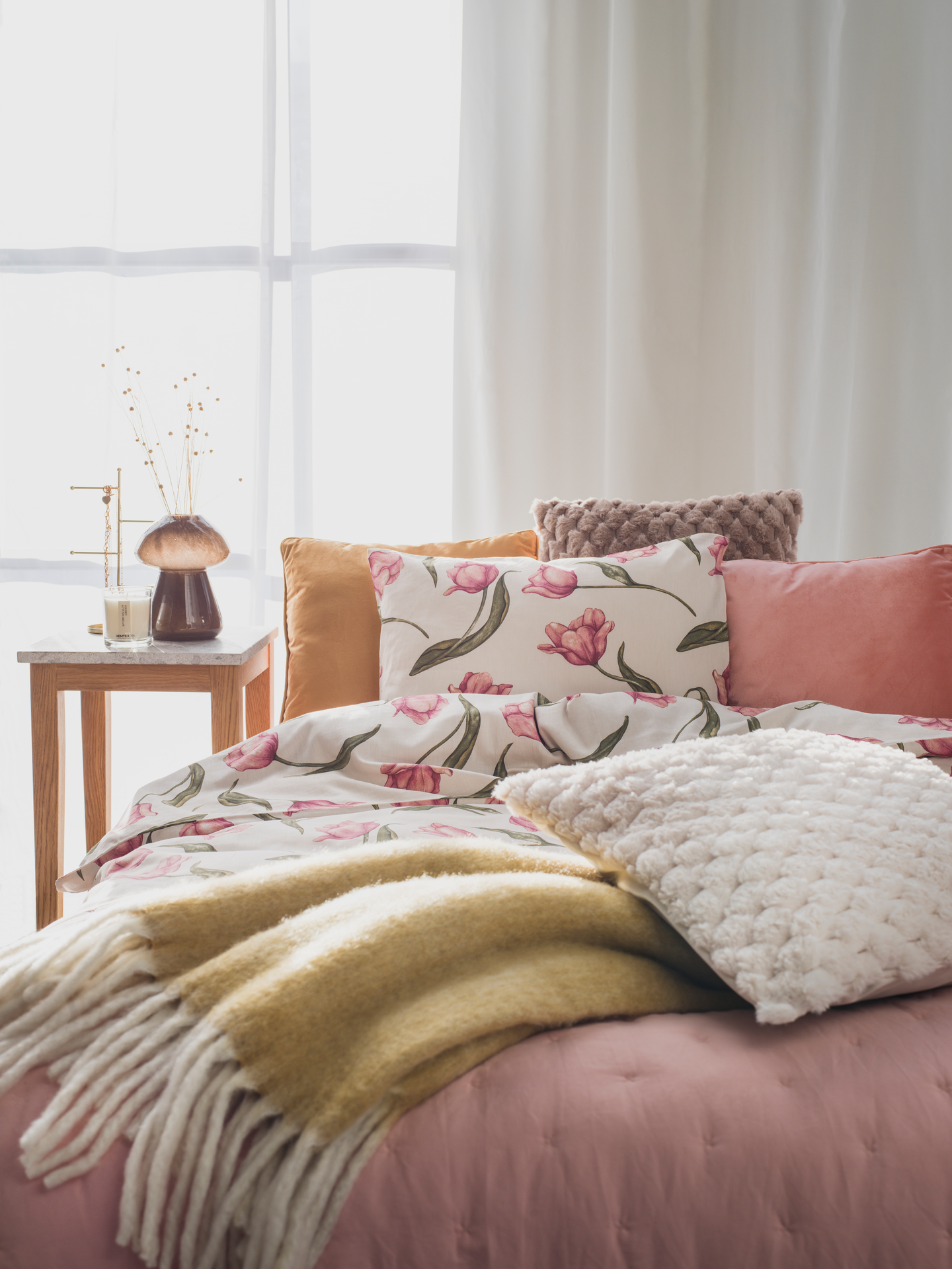 Hemtex 24h Velvet koristetyyny 45x45 cm pinkki