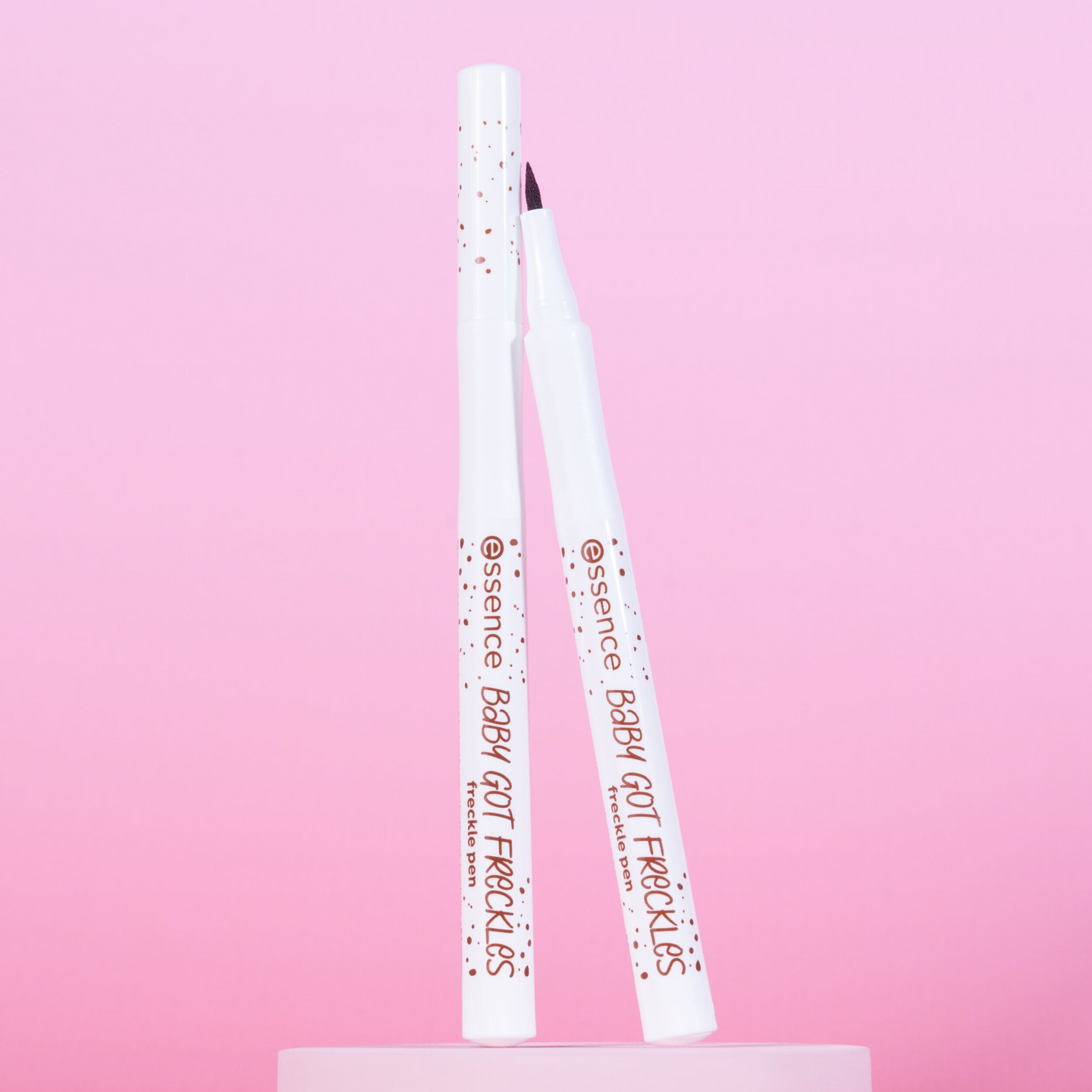 Essence Baby Got Freckles pisamakynä 10 Faux Real