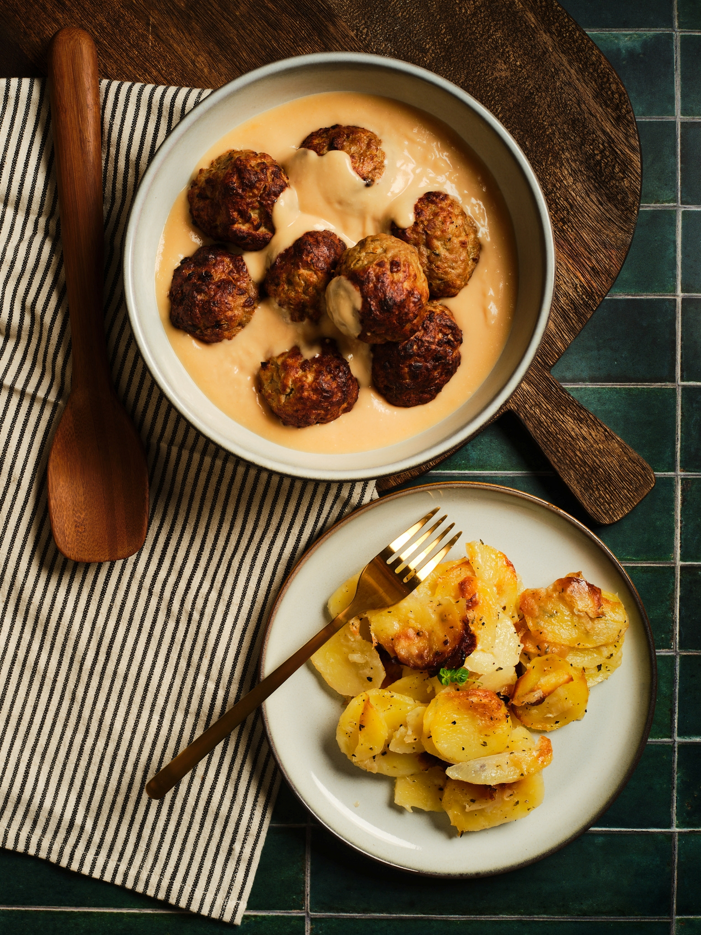 Kruunu Herkku karitsajauhelihapyörykät piparjuurikastikkeessa 2kg