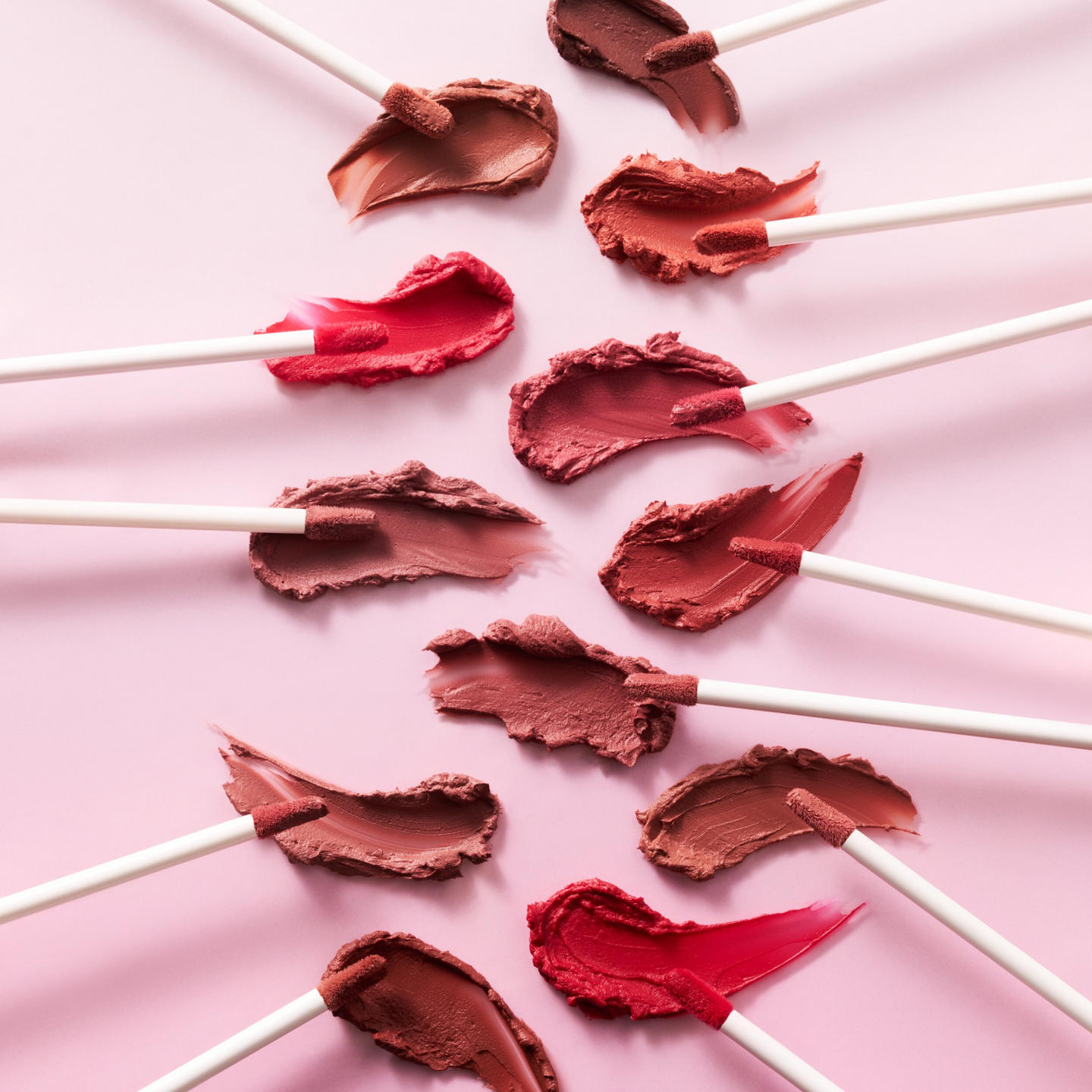 Essence Blur Soufflé mattahuulipuna 03 Hot Offline