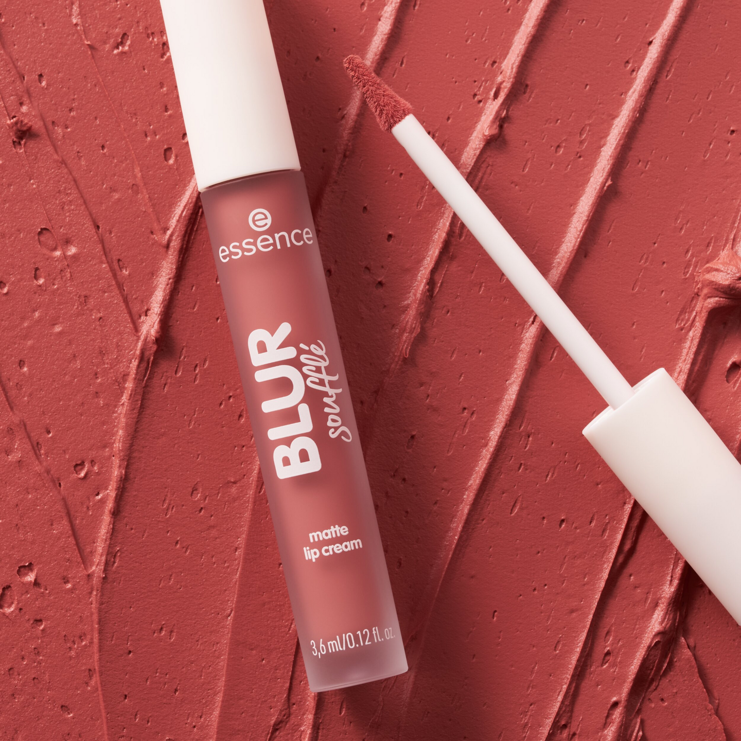 Essence Blur Soufflé mattahuulipuna 03 Hot Offline