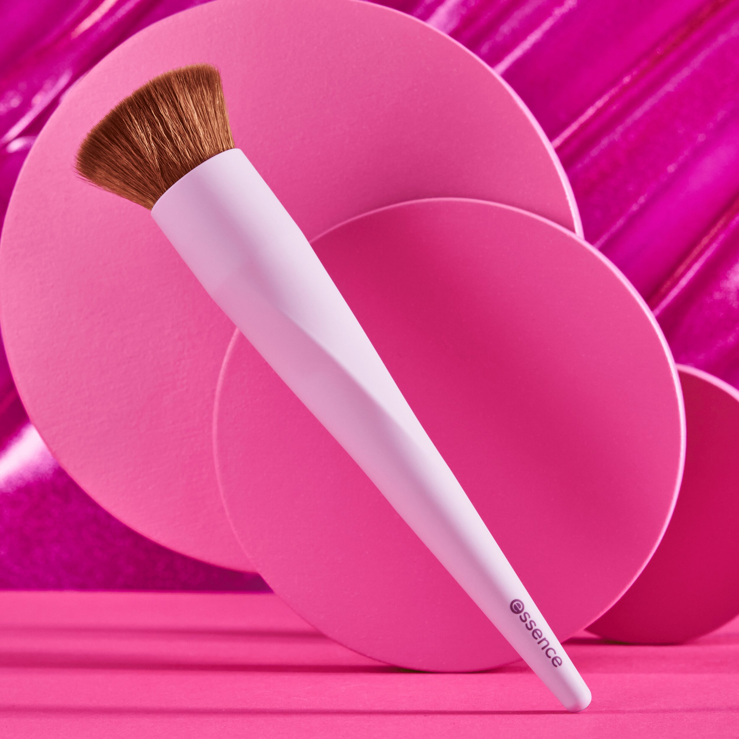 Essence make up buffer meikkivoidesivellin 01 Buff away your problems