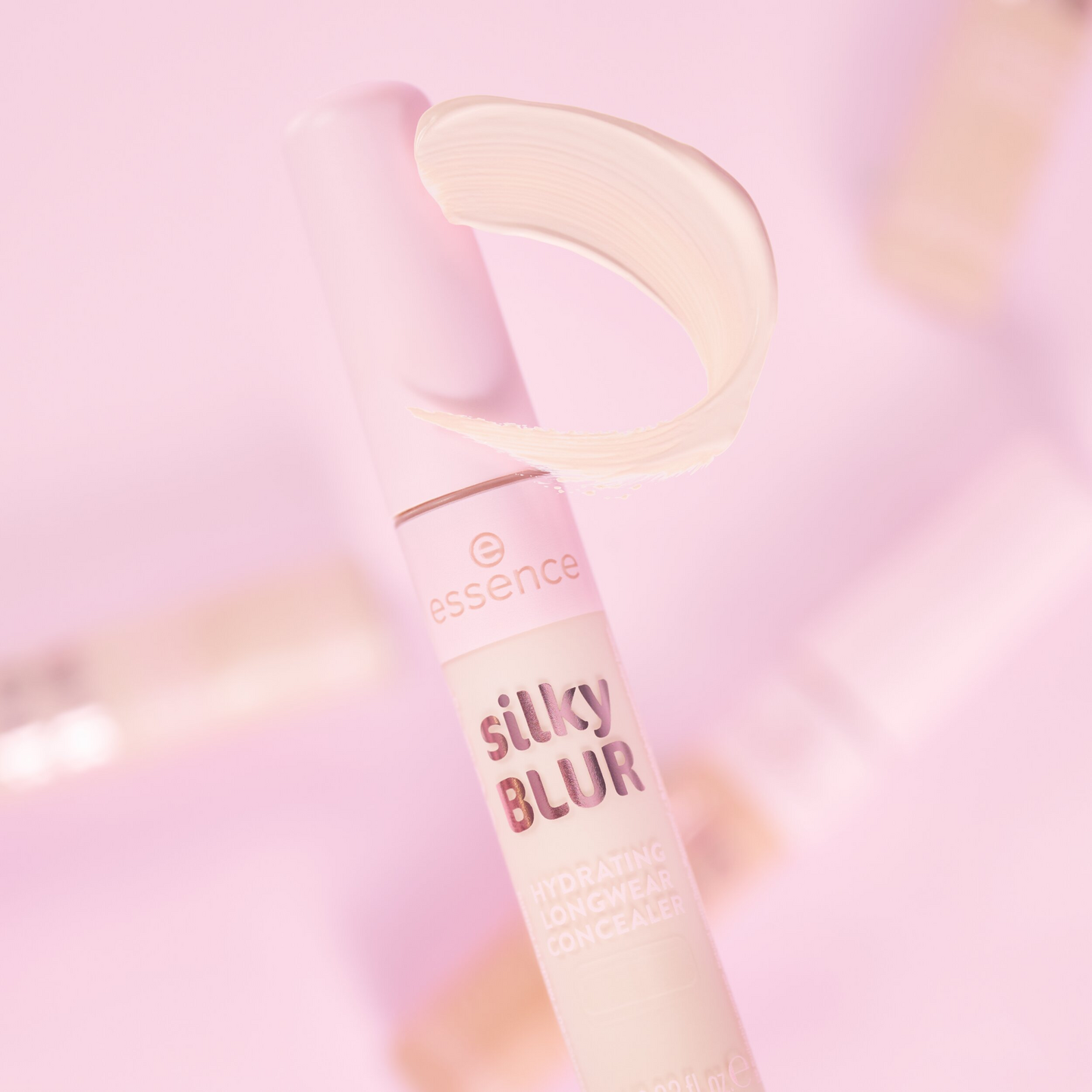 Essence Silky Blur hydrating longwear peitevoide 20