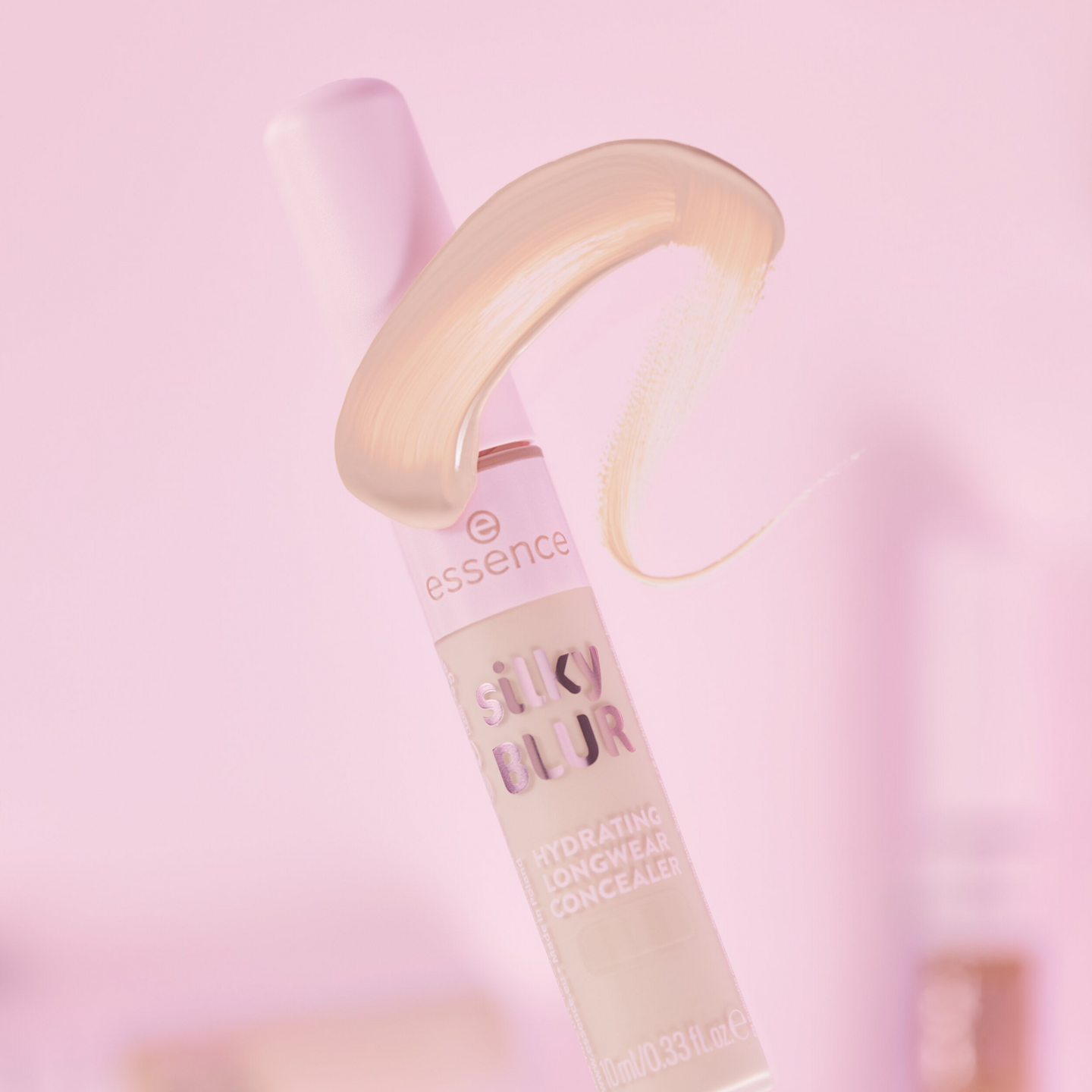 Essence Silky Blur hydrating longwear peitevoide 100