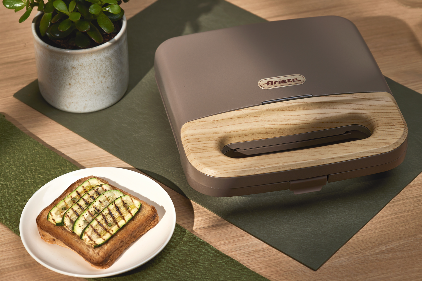 Ariete Breakfast Wood 1971/07 -voileipägrilli
