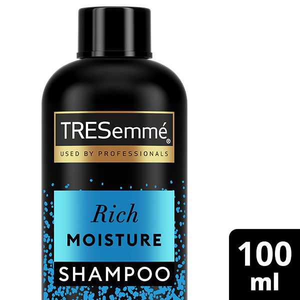 TRESemmé 100ml  Moisture Rich Shampoo Normaaleille ja kuiville hiuksille matkapakkaus