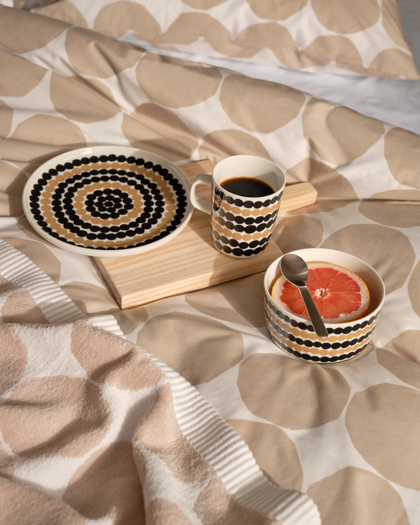 Marimekko Siirtolapuutarha kulho 5 dl musta/beige