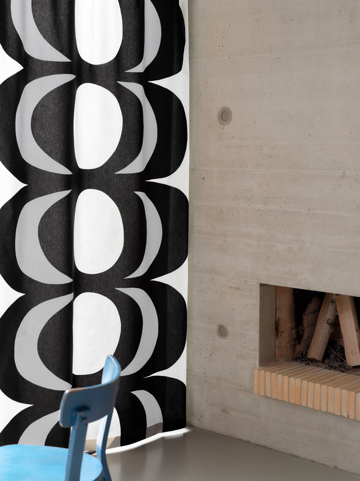 Marimekko Kaivo verho 145x250 cm musta-harmaa-valkoinen