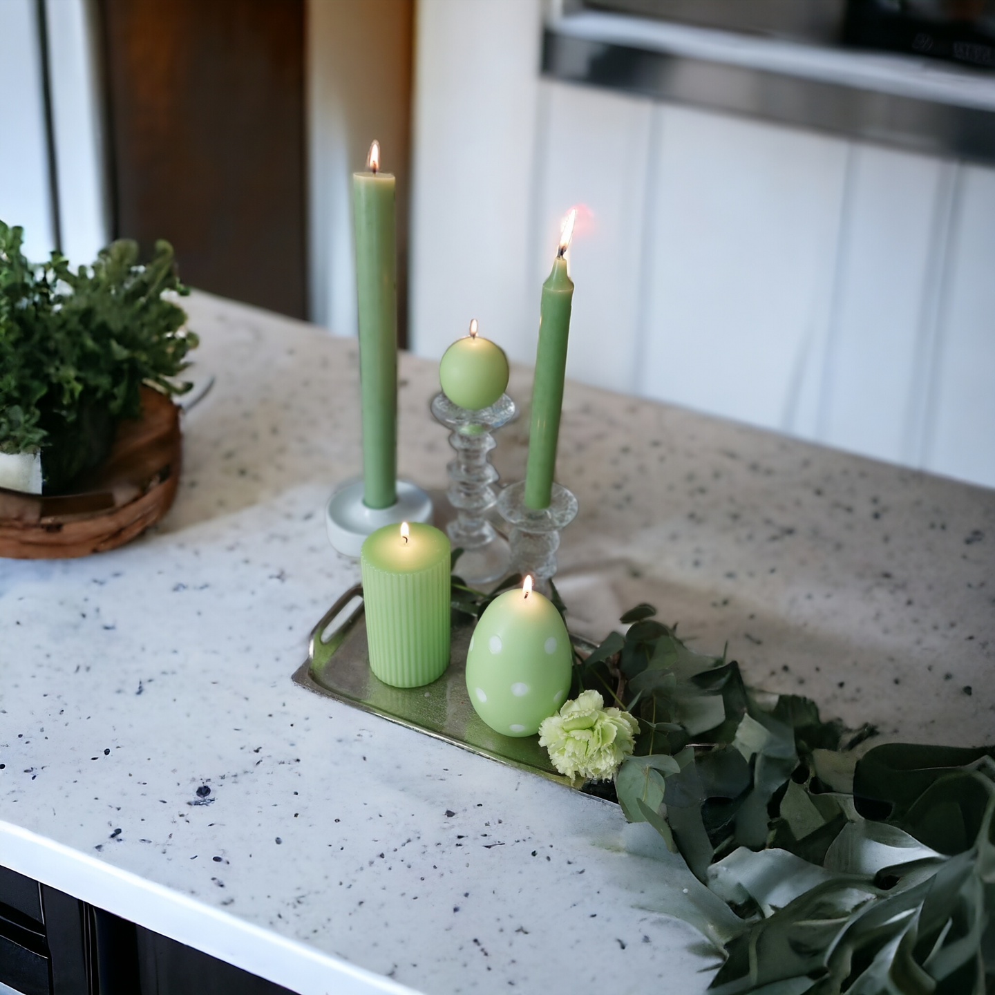 Puttipaja pilkullinen munakynttilä 14cm lehmuksenvihreä