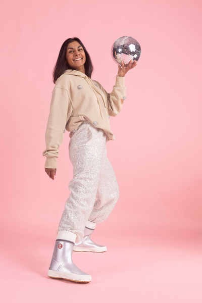 Hai Shiny kumisaapas