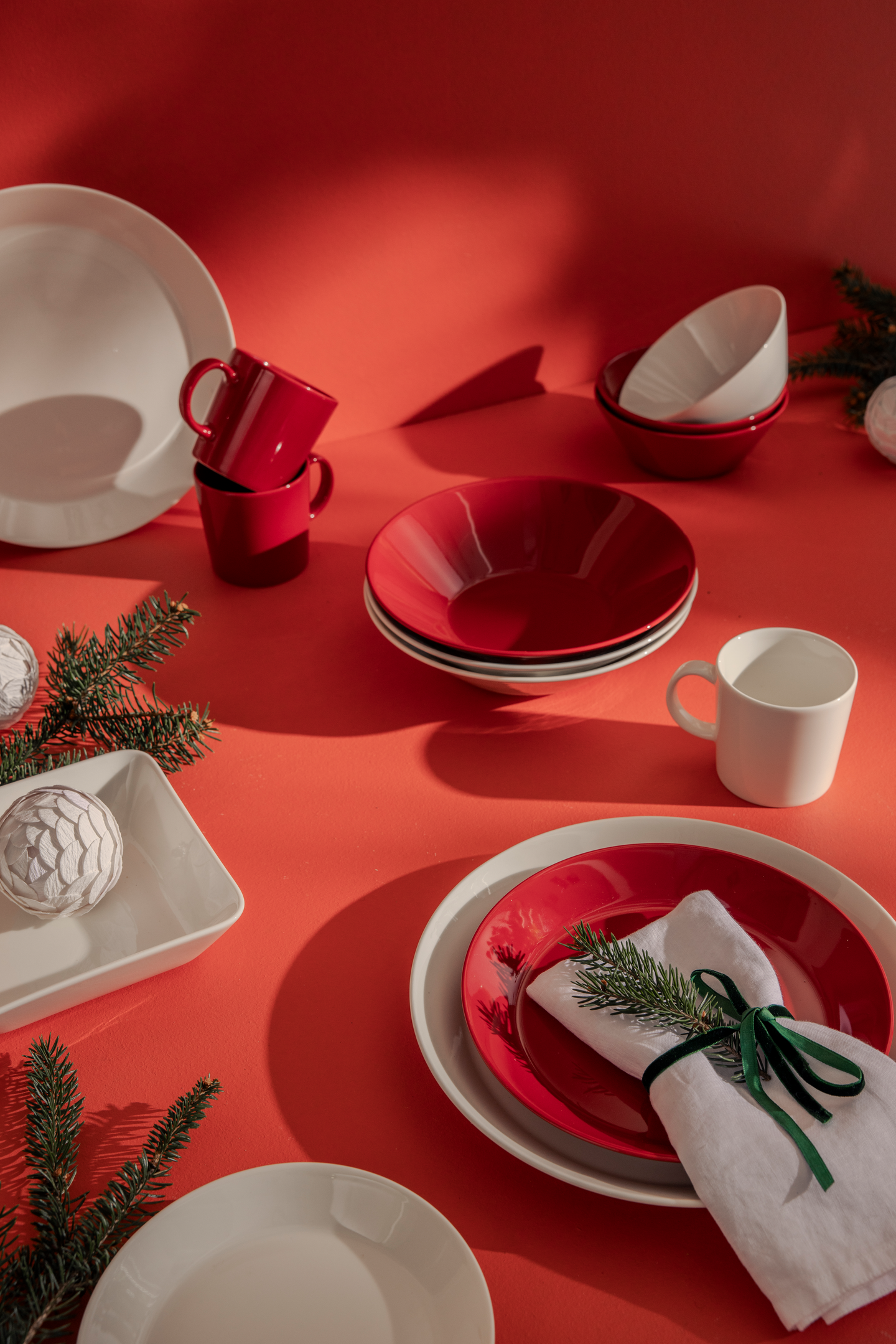 Iittala Teema lautanen syvä 21 cm punainen