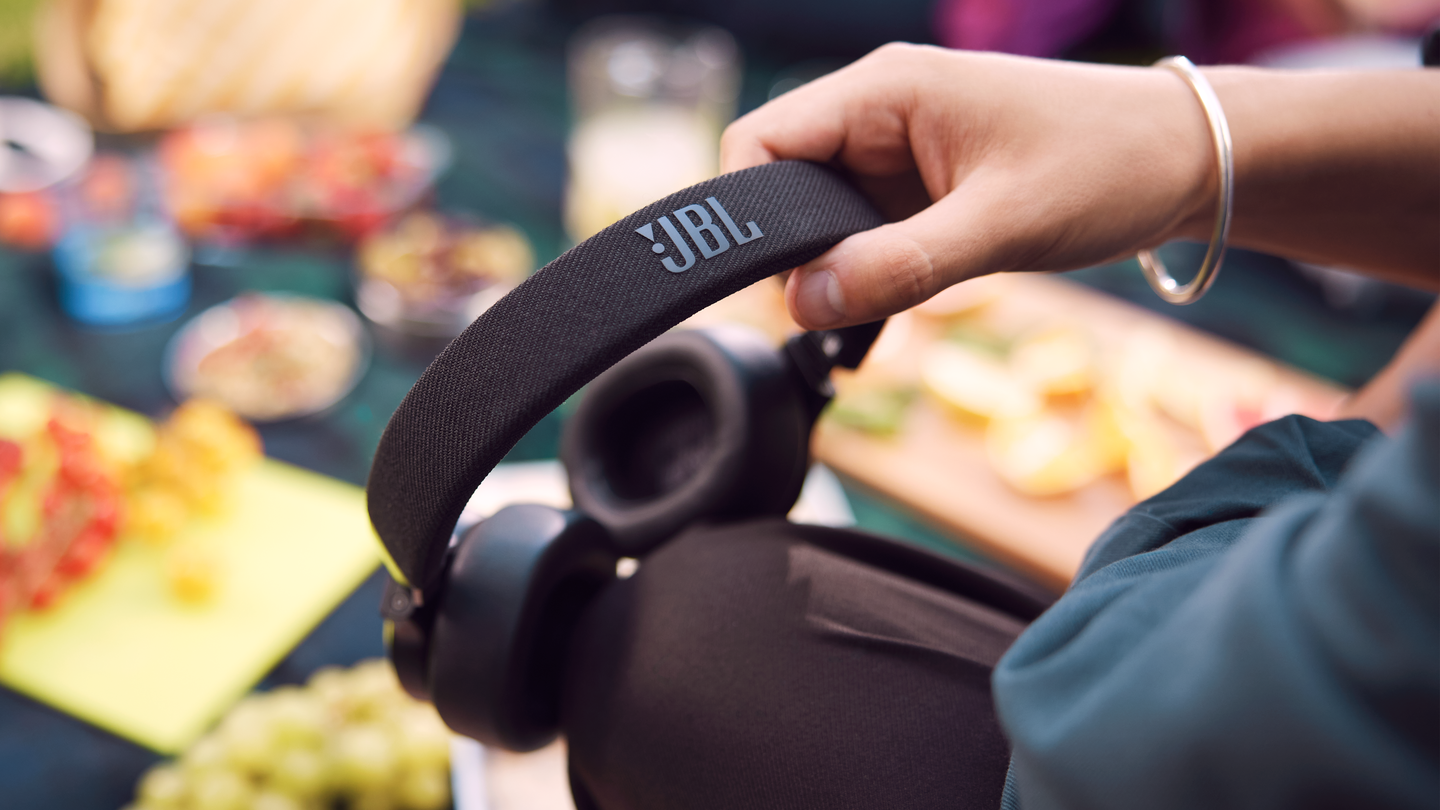 JBL Live 670NC -vastamelusankakuulokkeet, musta