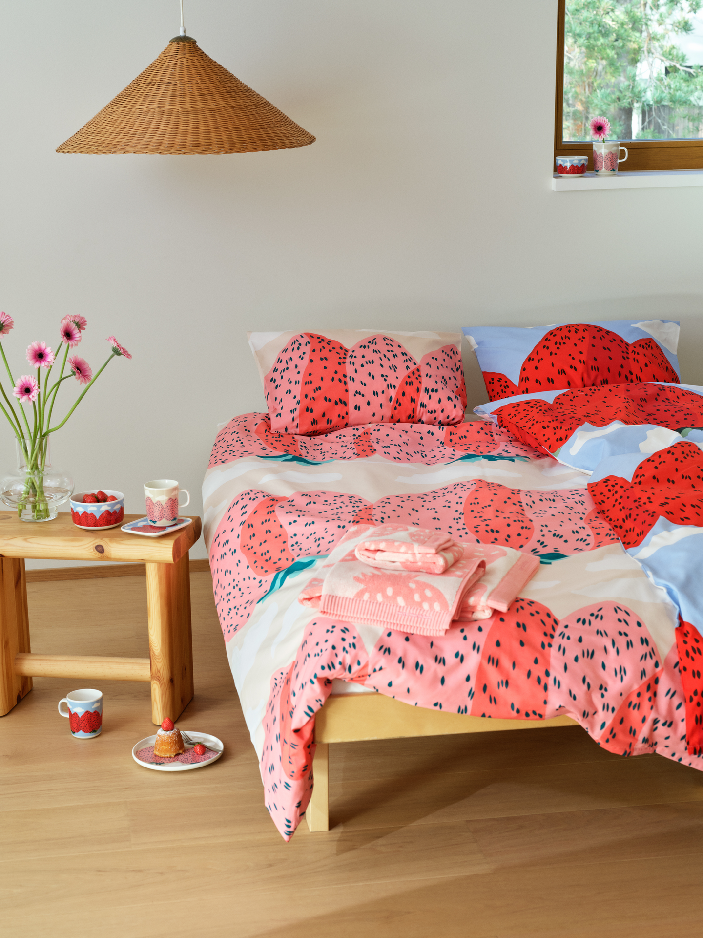 Marimekko Mansikkavuoret lautanen 20 cm beige