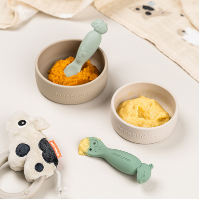 Done by Deer Silikoninen ensilusikka 2-pack Tiny farm green
