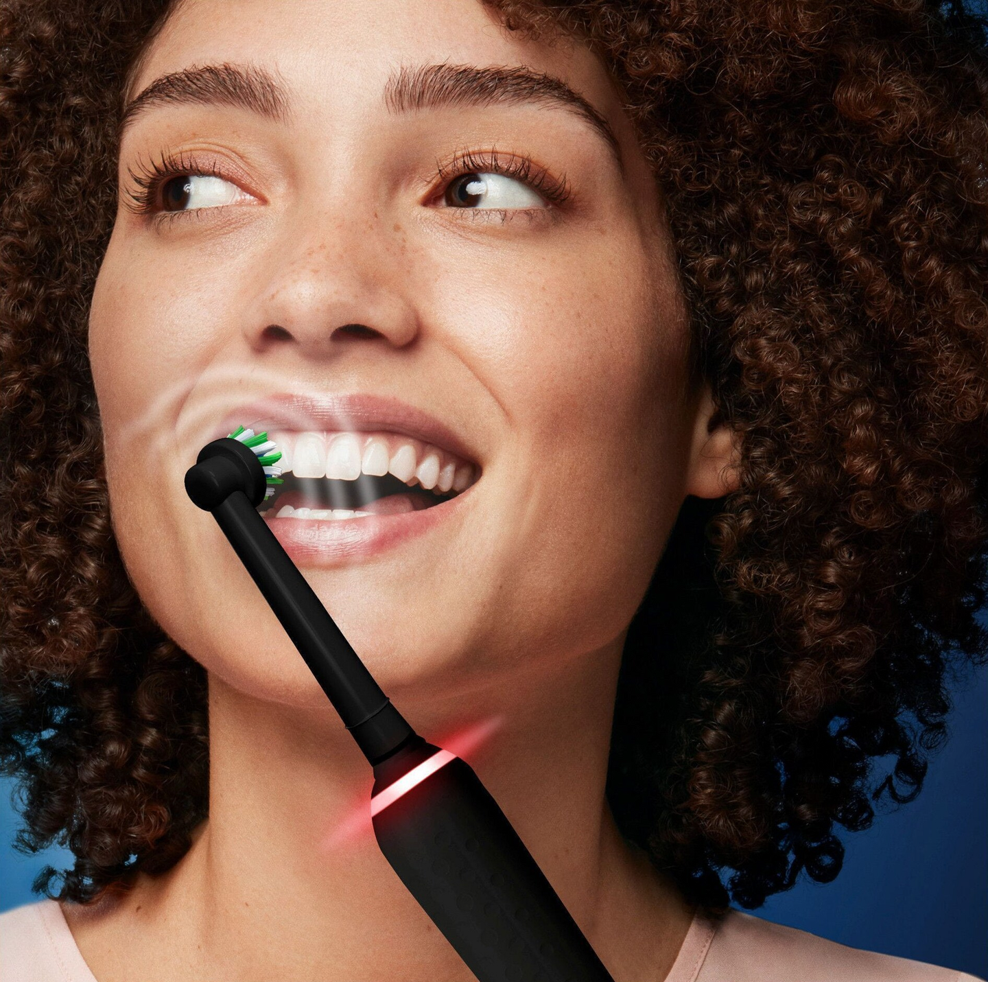 Oral-B Pro 3 3500 -sähköhammasharja, musta