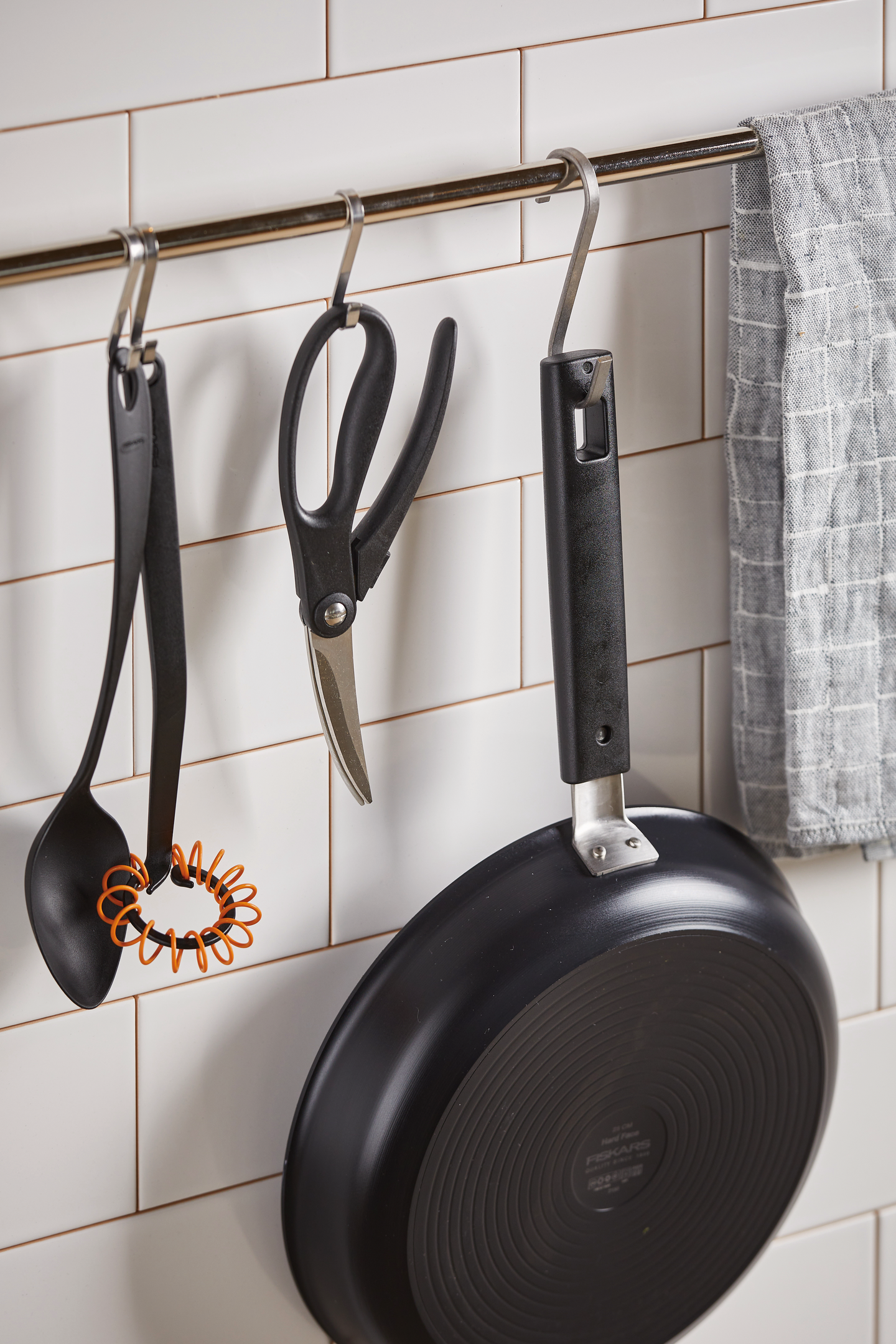 Fiskars Hard Face paistinpannu 28 cm