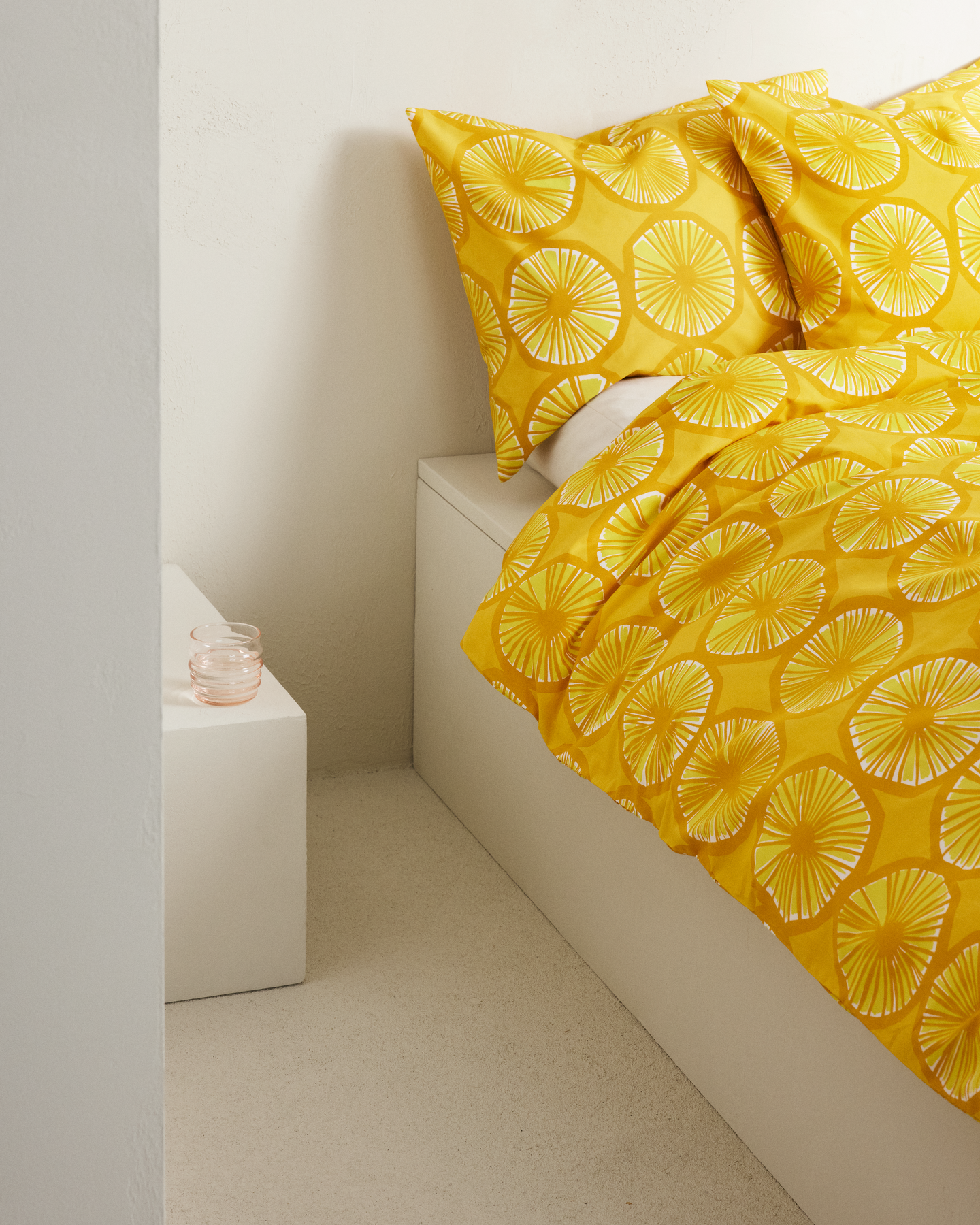 Marimekko Appelsiini pussilakanasetti keltainen