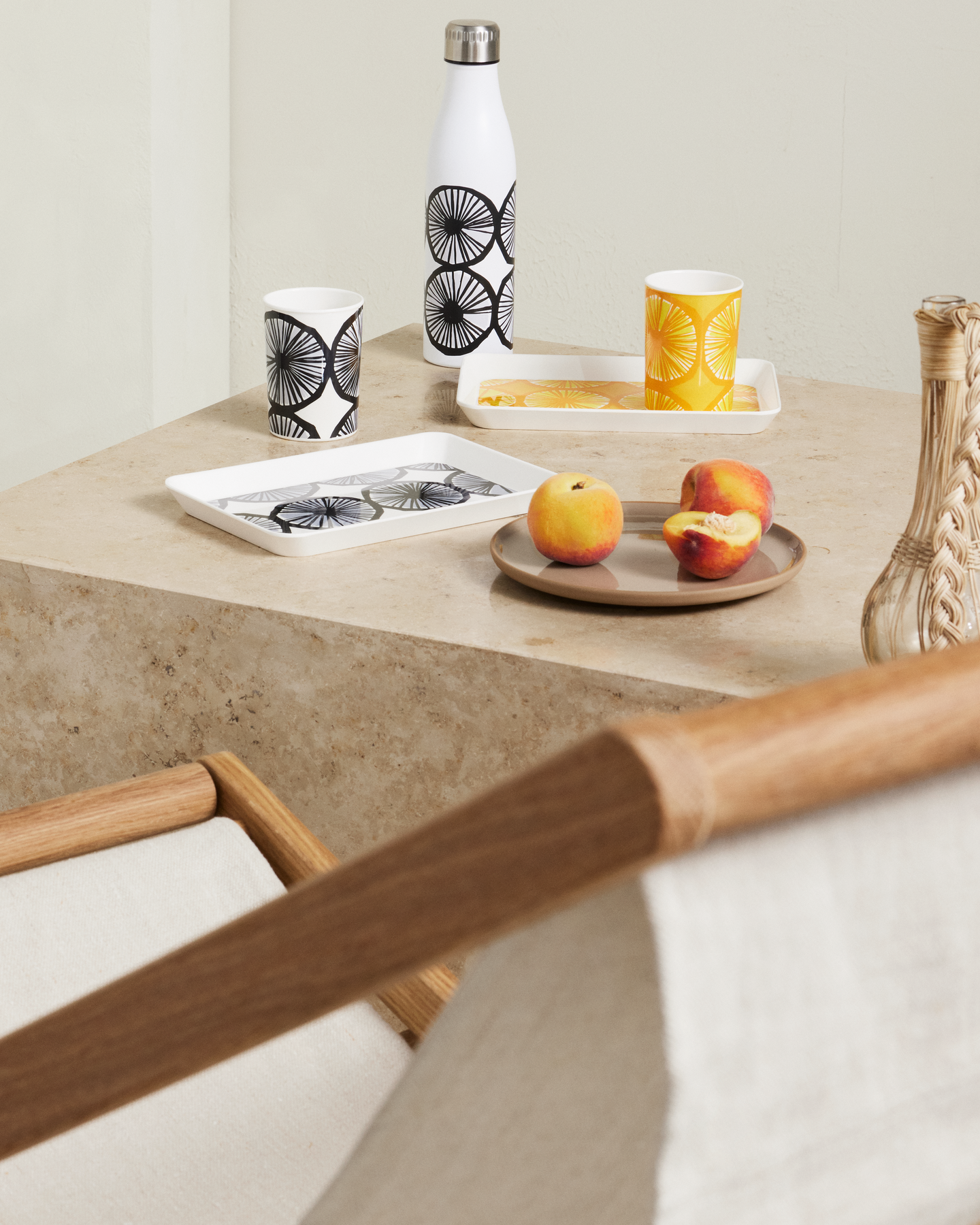 Marimekko Appelsiini picnic muki musta-valkoinen 2,5dl