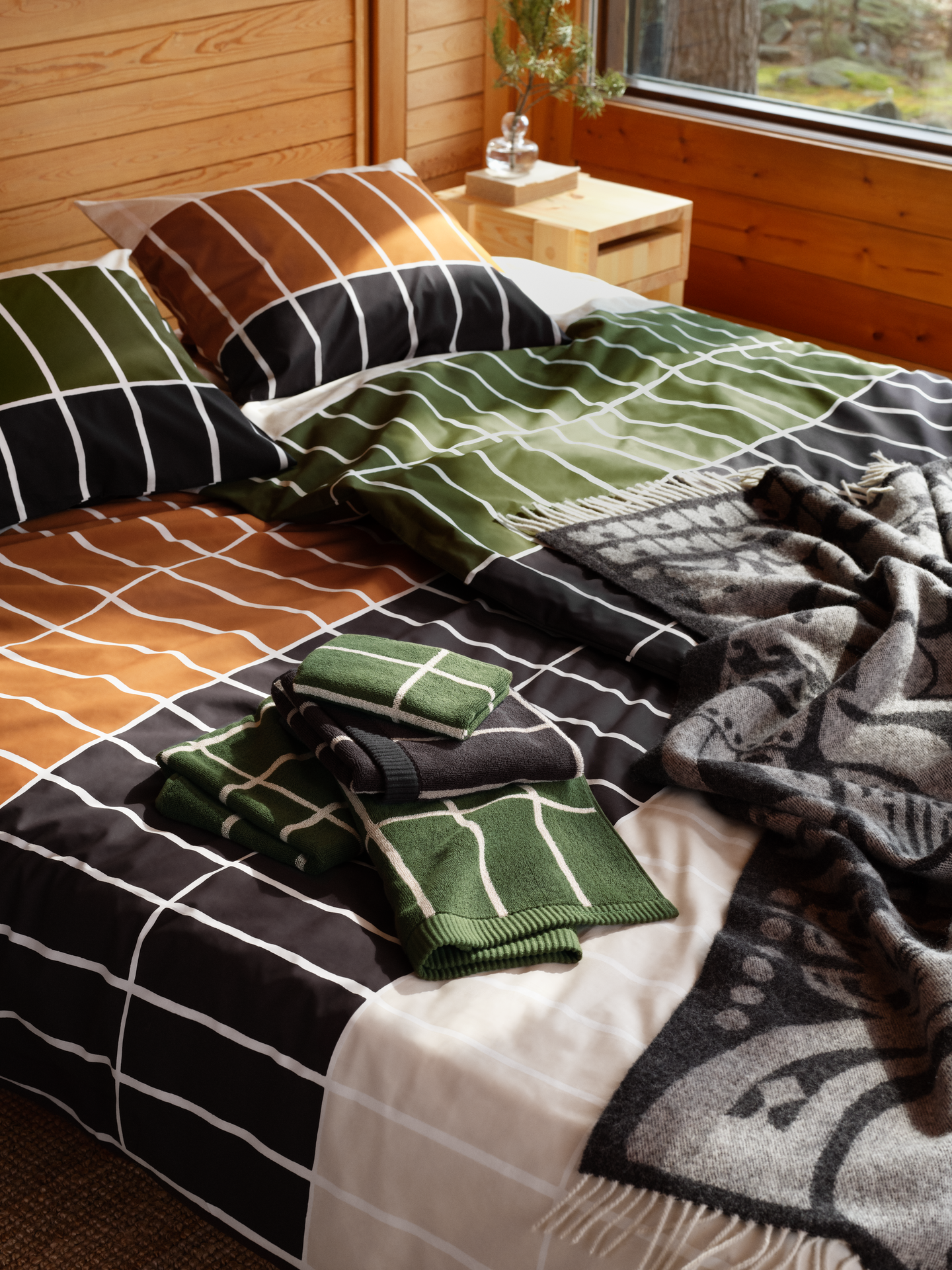 Marimekko Tiiliskivi pyyhe 70x140 cm vihreä-vaalea beige