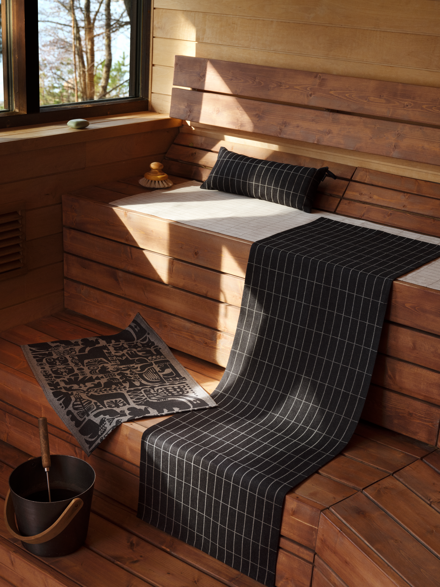 Marimekko Kanteleen kutsu laudeliina 46x60 cm musta-vaalea beige