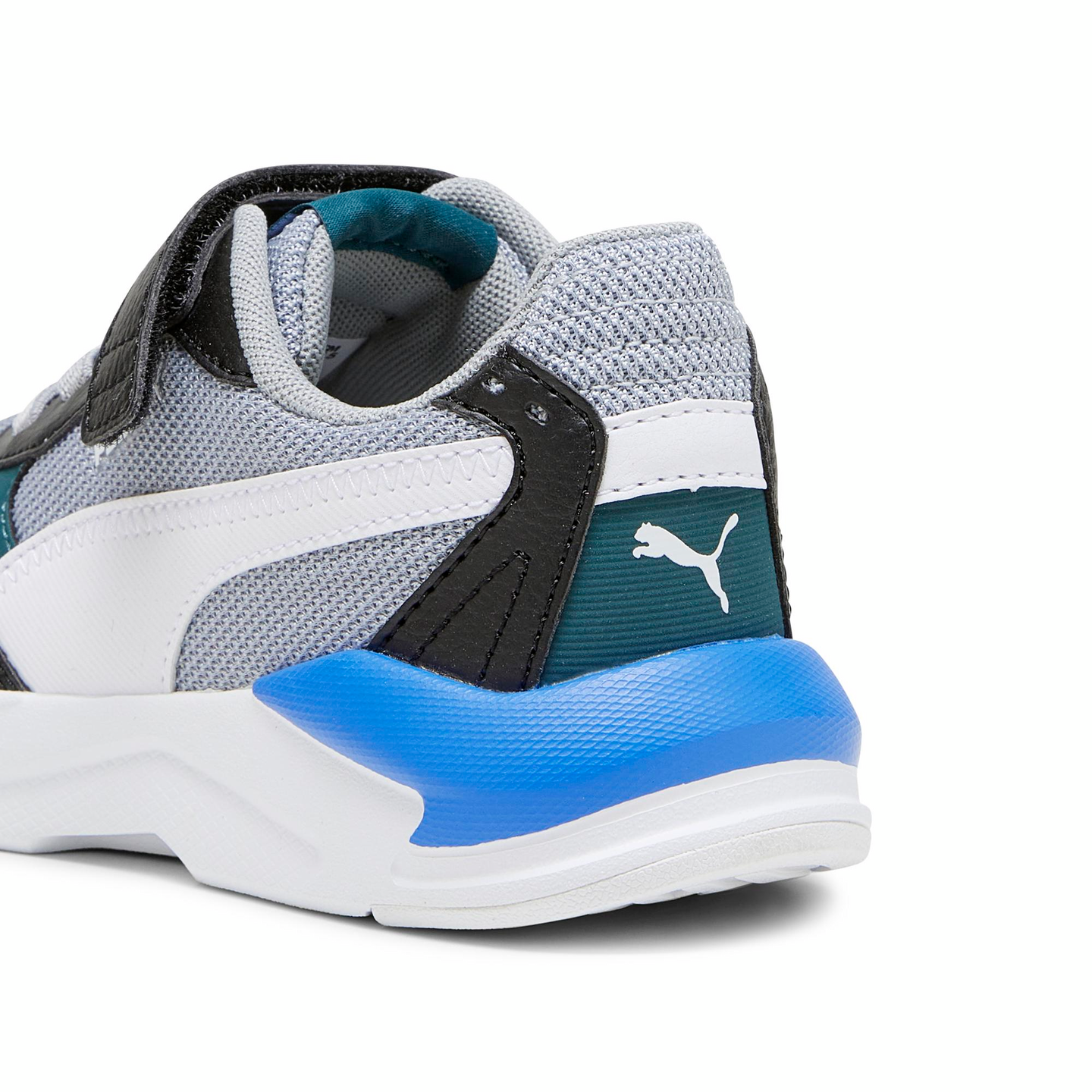 Puma x-Ray nuorten tyylikkäät ja kevyet tennarit.