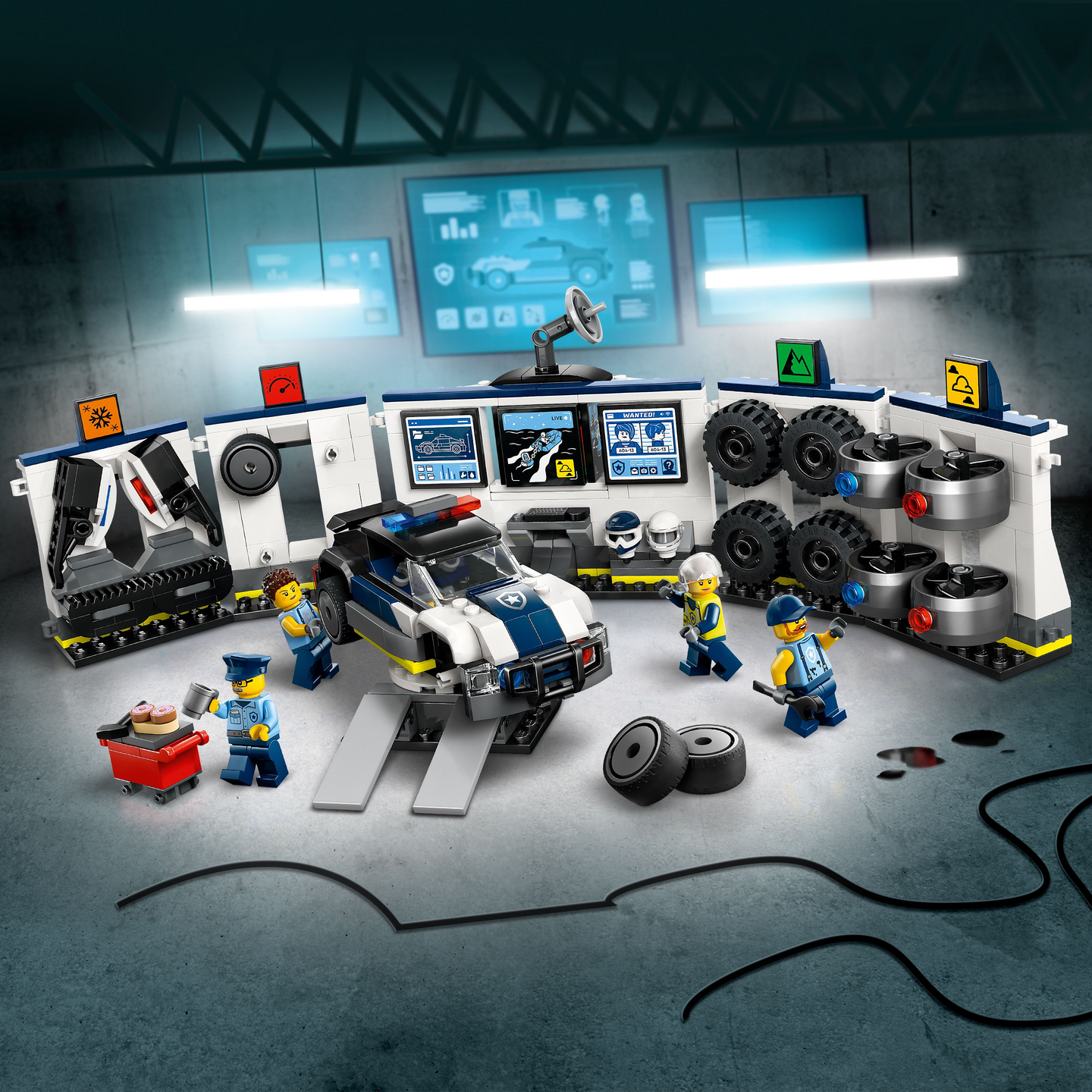 LEGO City 60457 Poliisiautojen tuunaustalli