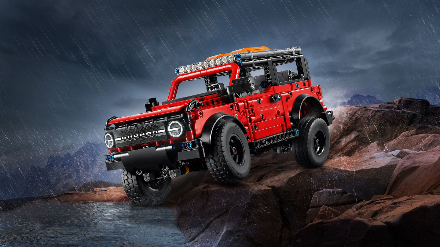 LEGO® Technic Ford Bronco® maasturi, Rakennussetti 42213