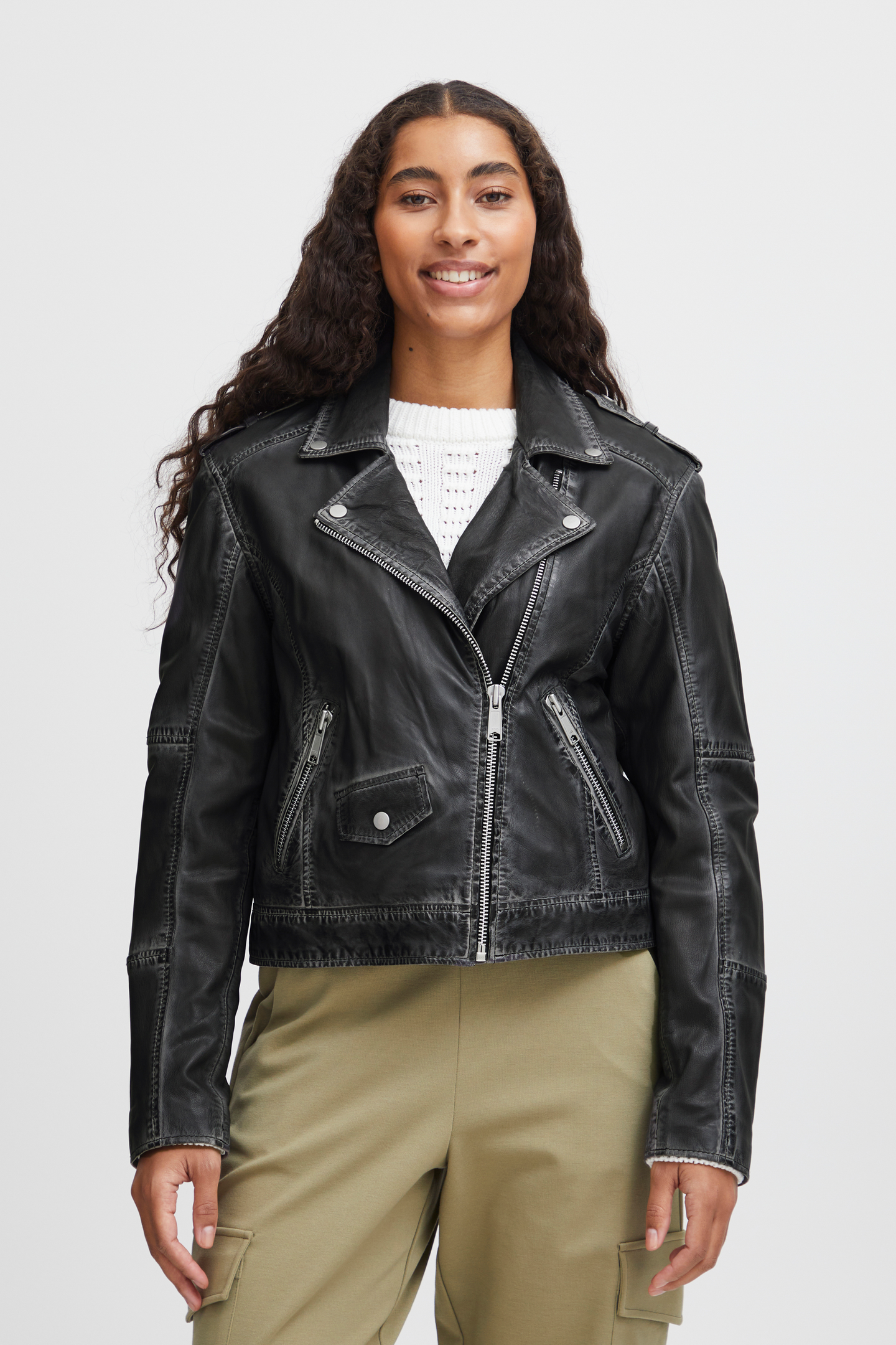 B.young Bydenno naisten nahkatakki