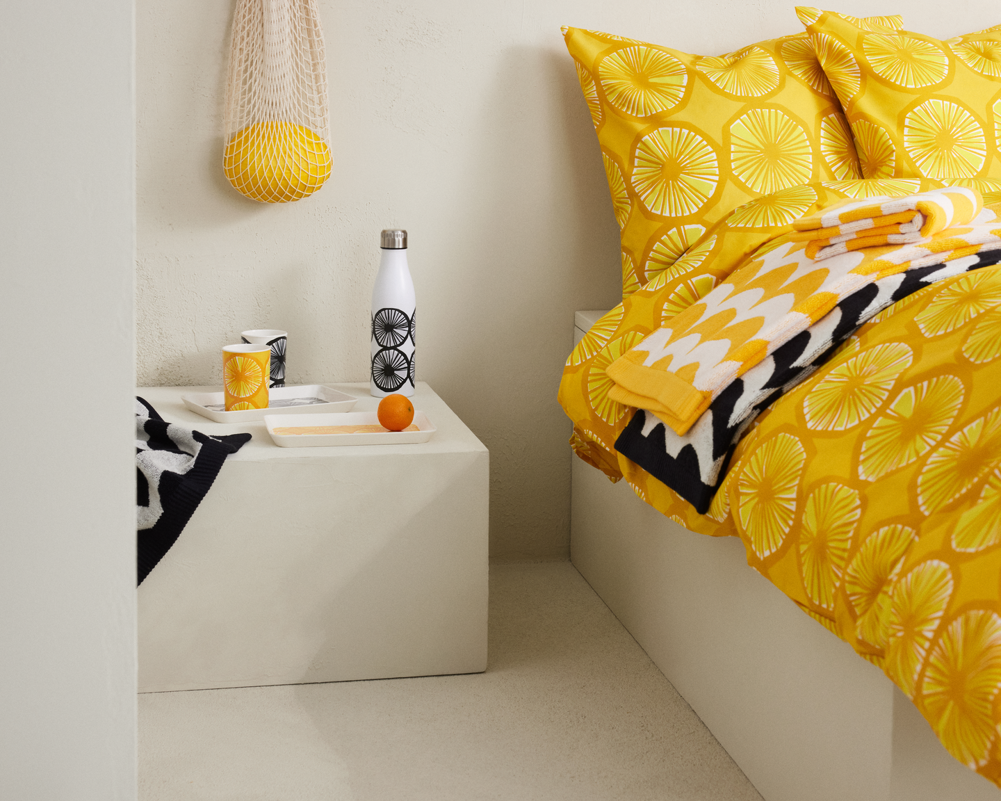 Marimekko Appelsiini pussilakanasetti keltainen