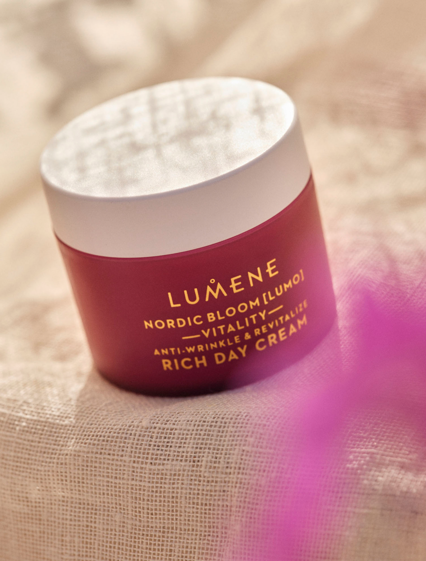 Lumene LUMO Vitality Silottava & elvyttävä päivävoide 50 ml