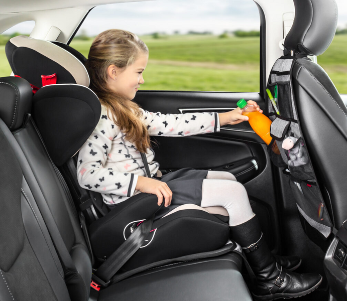 Reer potkusuoja autoon taskuilla harmaa