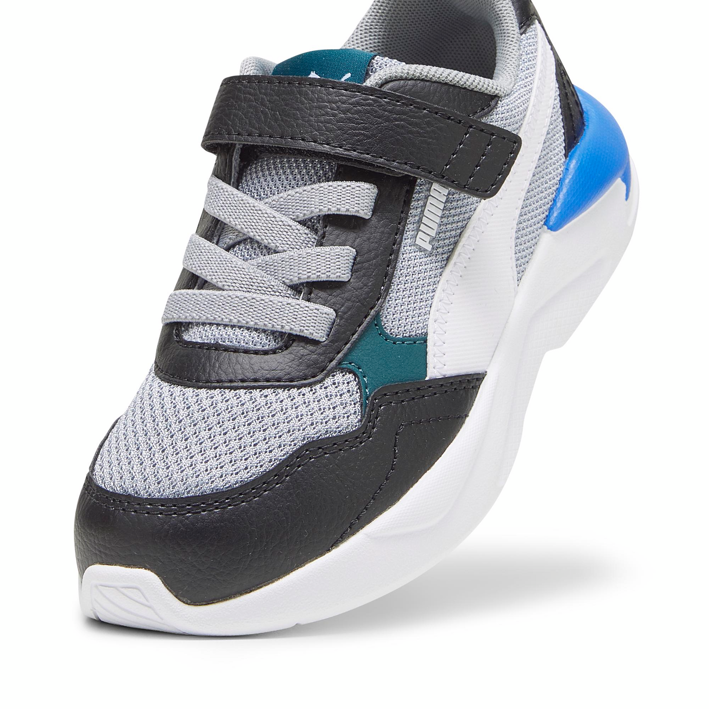 Puma x-Ray nuorten tyylikkäät ja kevyet tennarit.