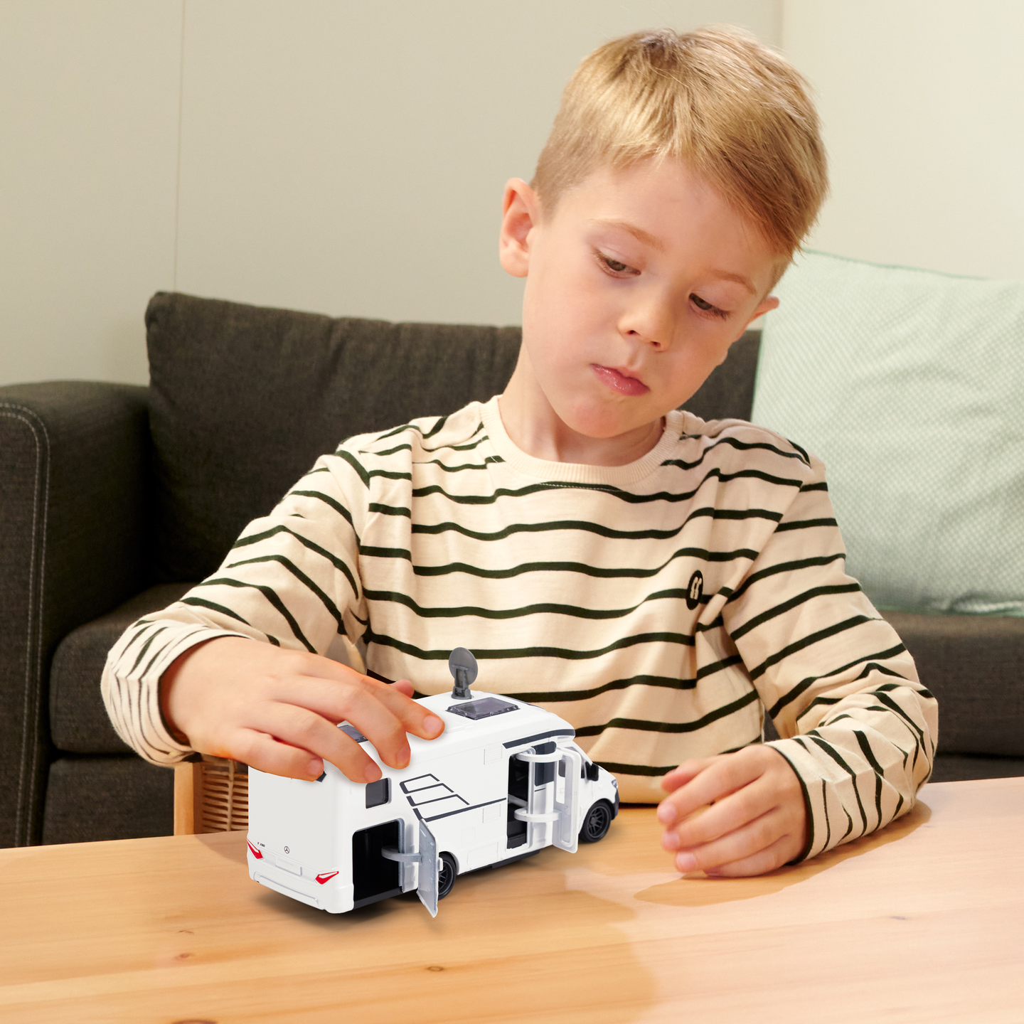 Hymer B-Class Camper, die-cast