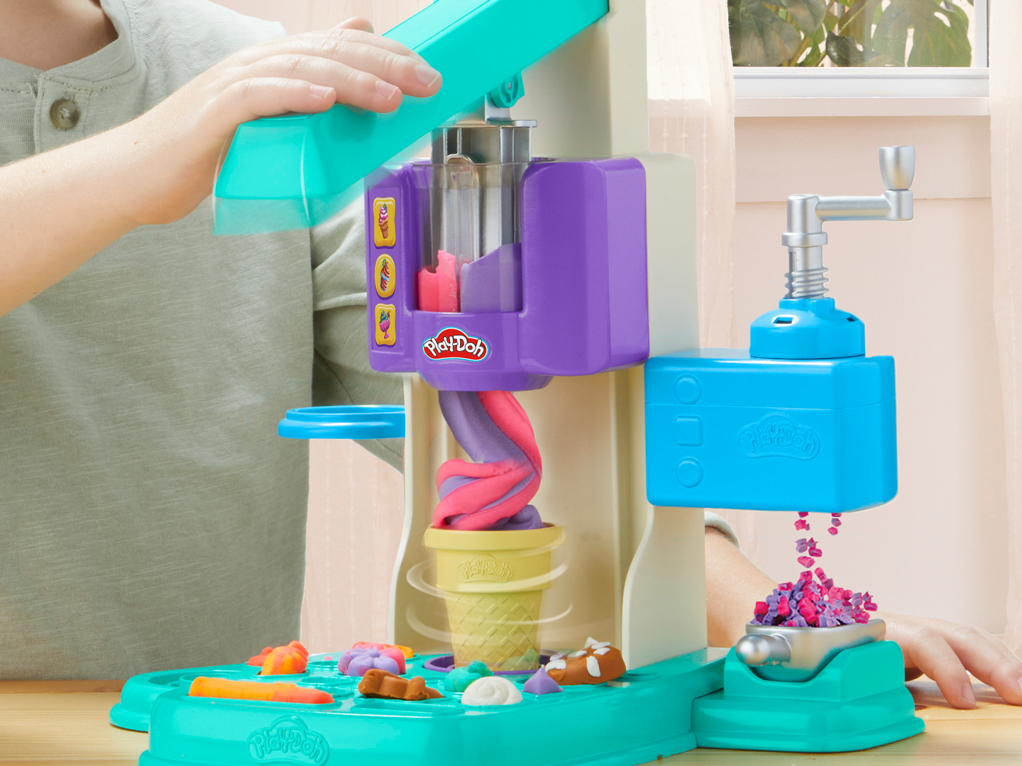 Play-Doh Rainbow Swirl Ice Cream leikkisetti