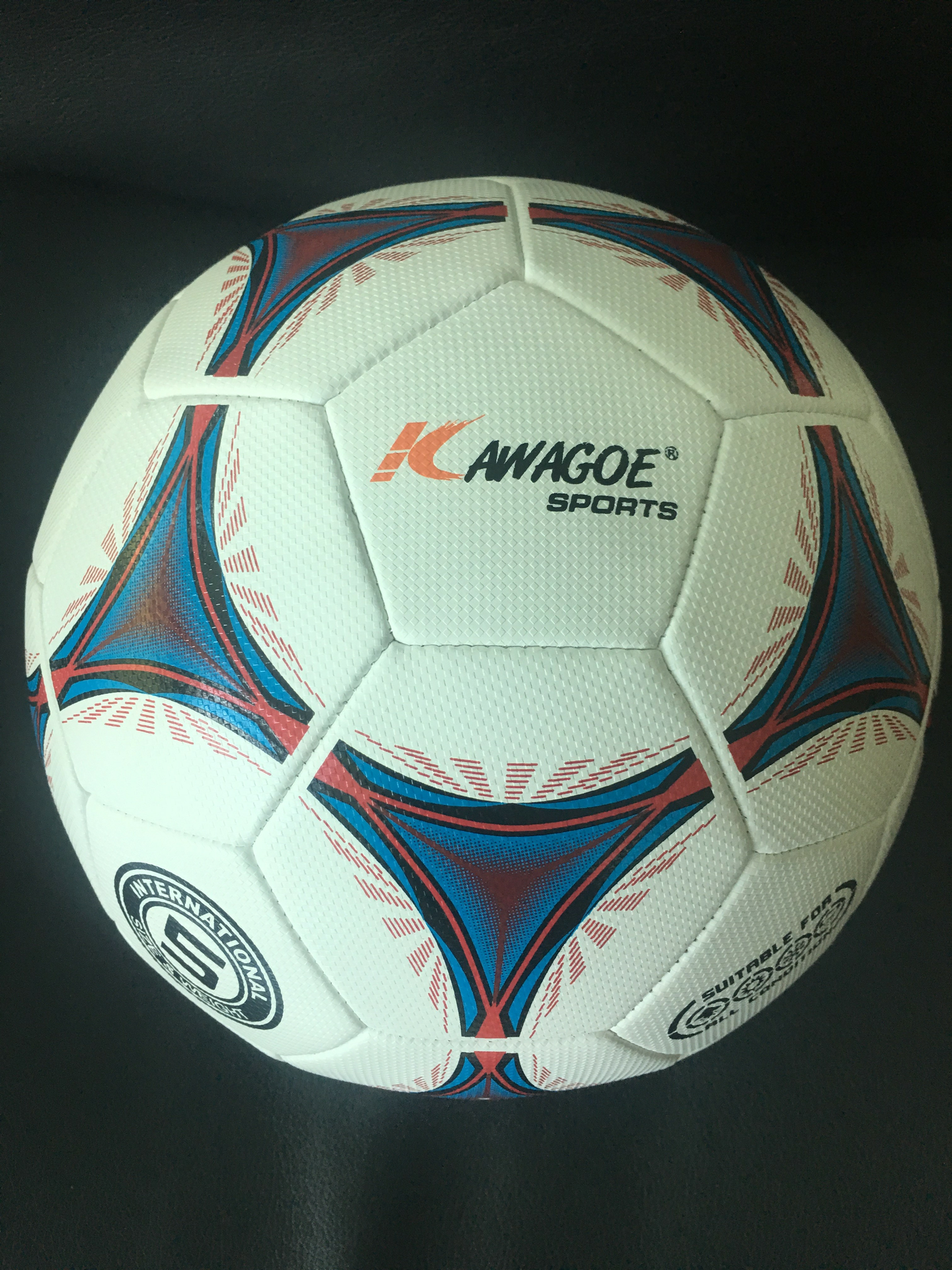 Kawagoe jalkapallo, koko 5, valkoinen kuvio