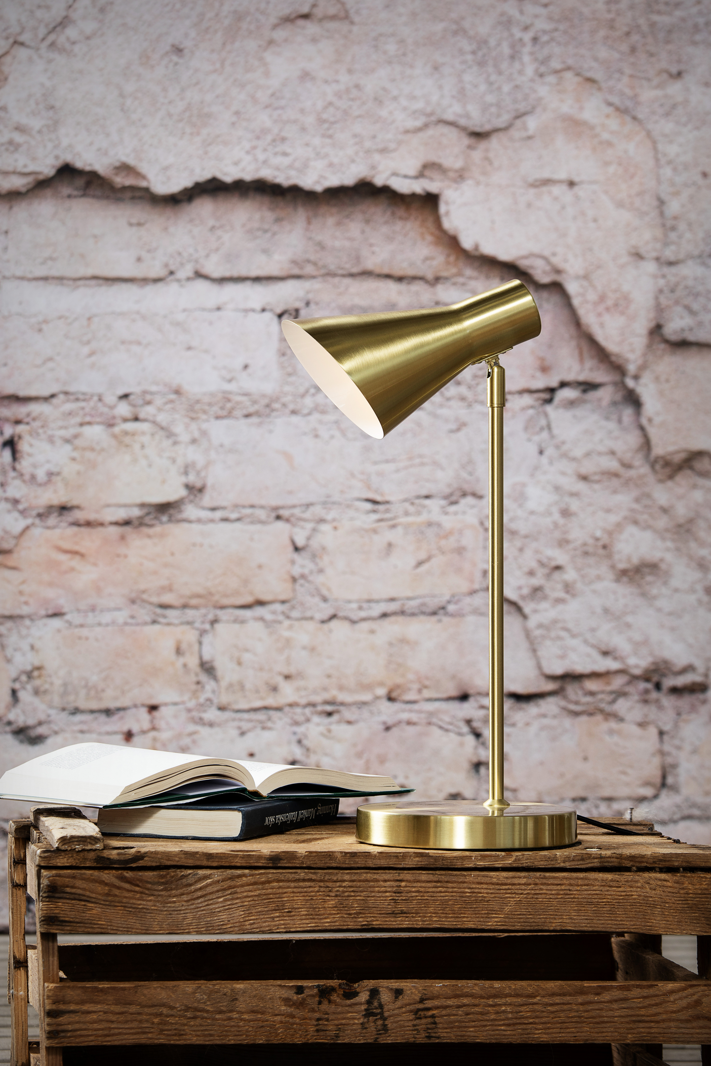 Noor Emil pöytävalaisin messinki