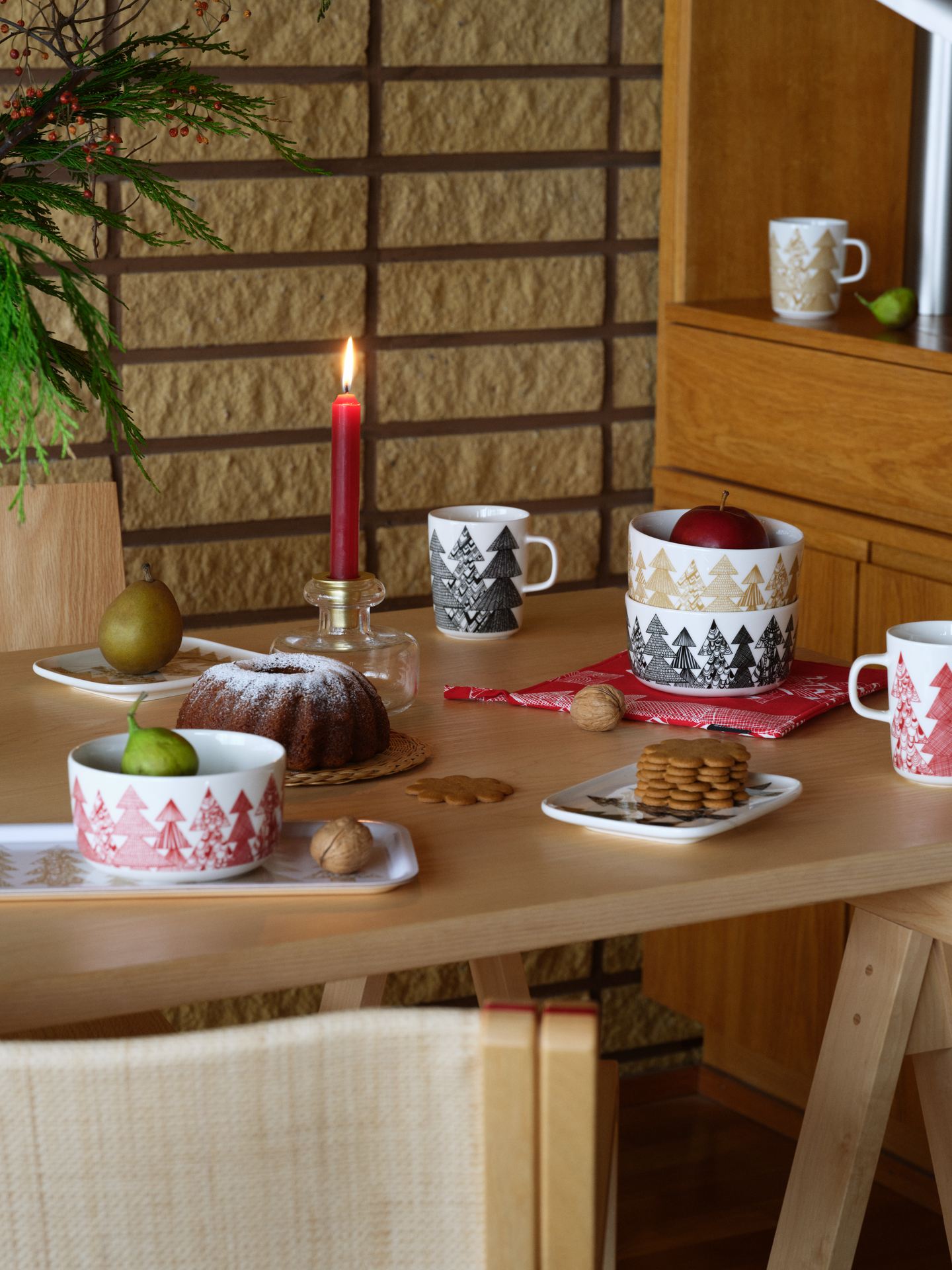 Marimekko Kuusikossa muki 2,5 dl musta