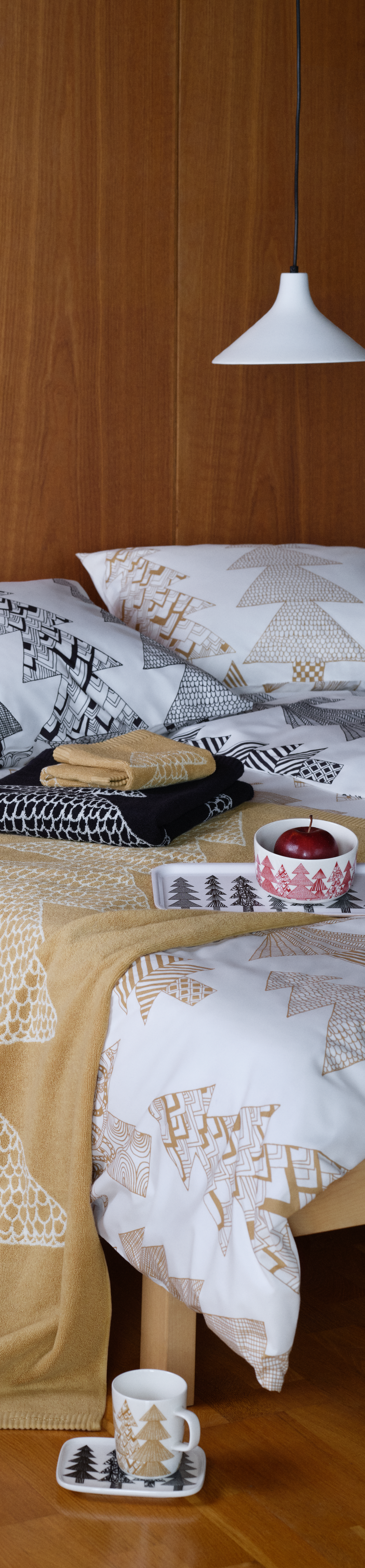 Marimekko Kuusikossa muki 2,5 dl valko-punainen