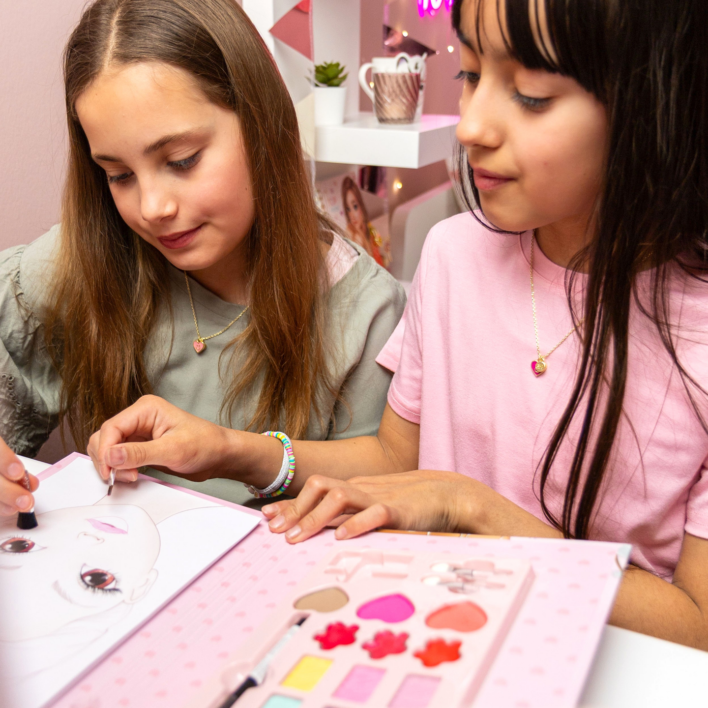 TOPModel Make-up Studio